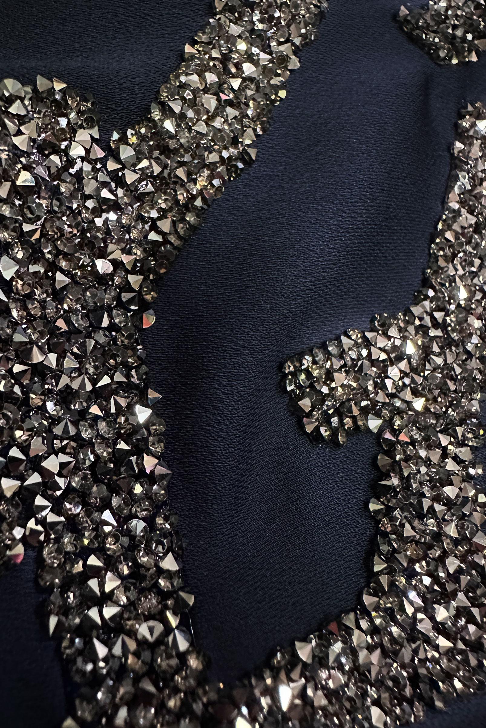 Tesettür giyim LACİVERT TAŞ BASKILI YAKASI BAĞLAMA DETAYLI TUNİK 43506