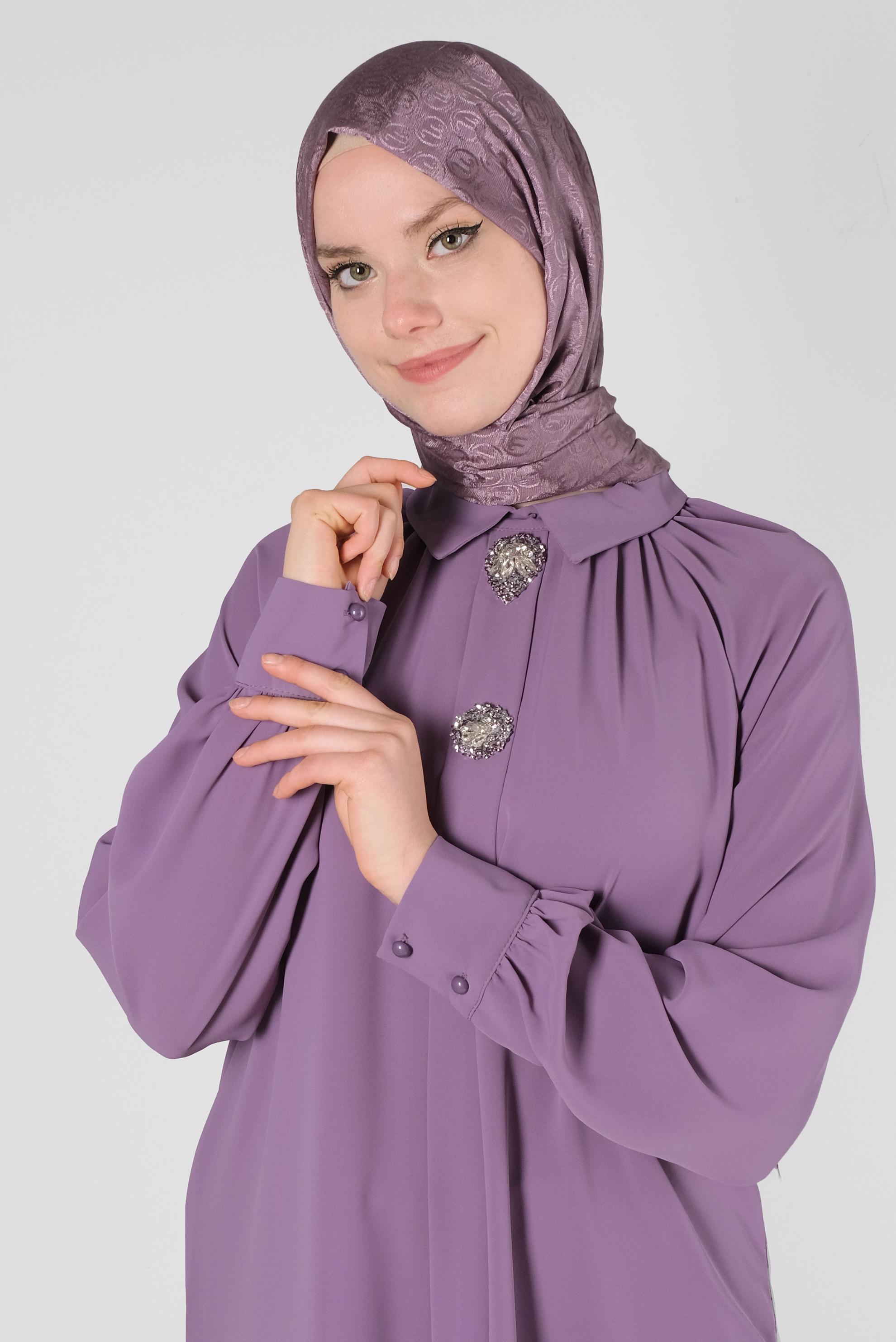 Tesettür giyim MOR AKSESUAR DETAYLI GÖMLEK YAKA TUNİK 43507