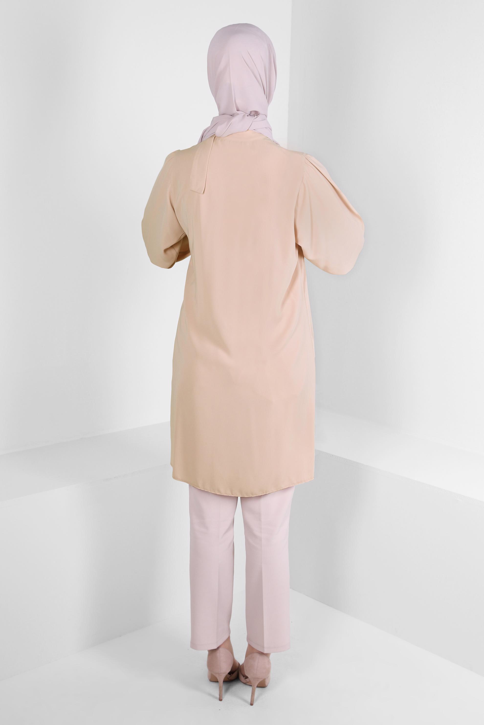 Tesettür giyim BEJ YAKASI BAĞLAMA DETAYLI GİZLİ DÜĞMELİ TUNİK 43508