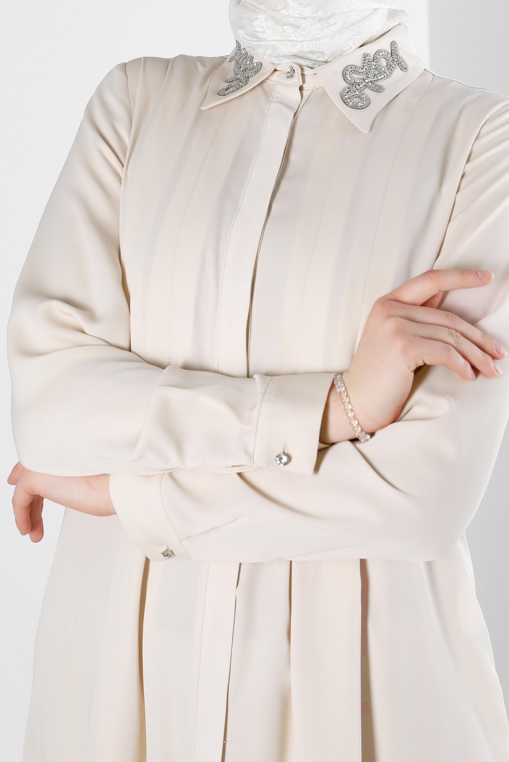 Tesettür giyim BEJ YAKASI İŞLEMELİ PİLİSE DETAYLI TUNİK 43509