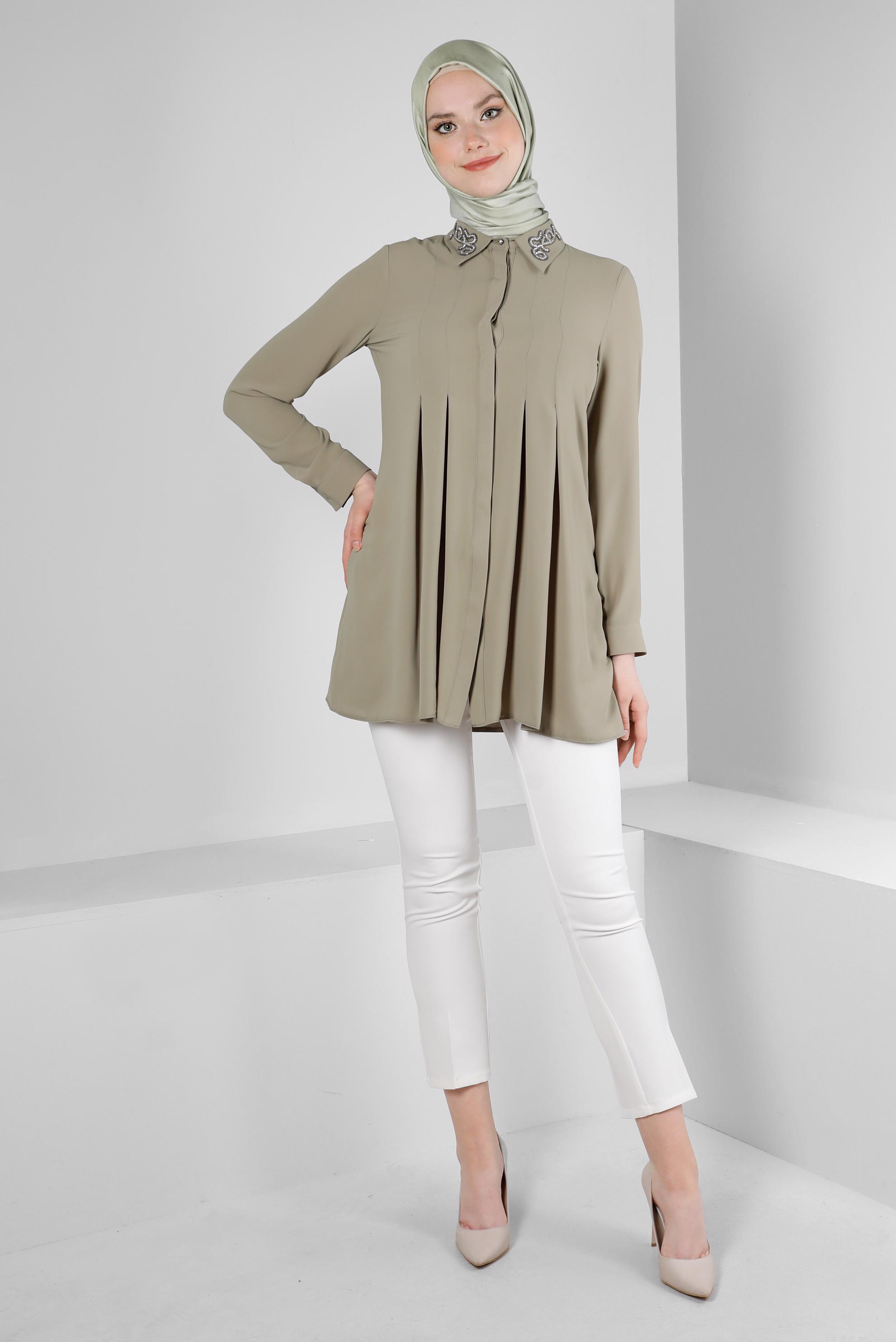 Tesettür giyim HAKİ YAKASI İŞLEMELİ PİLİSE DETAYLI TUNİK 43509