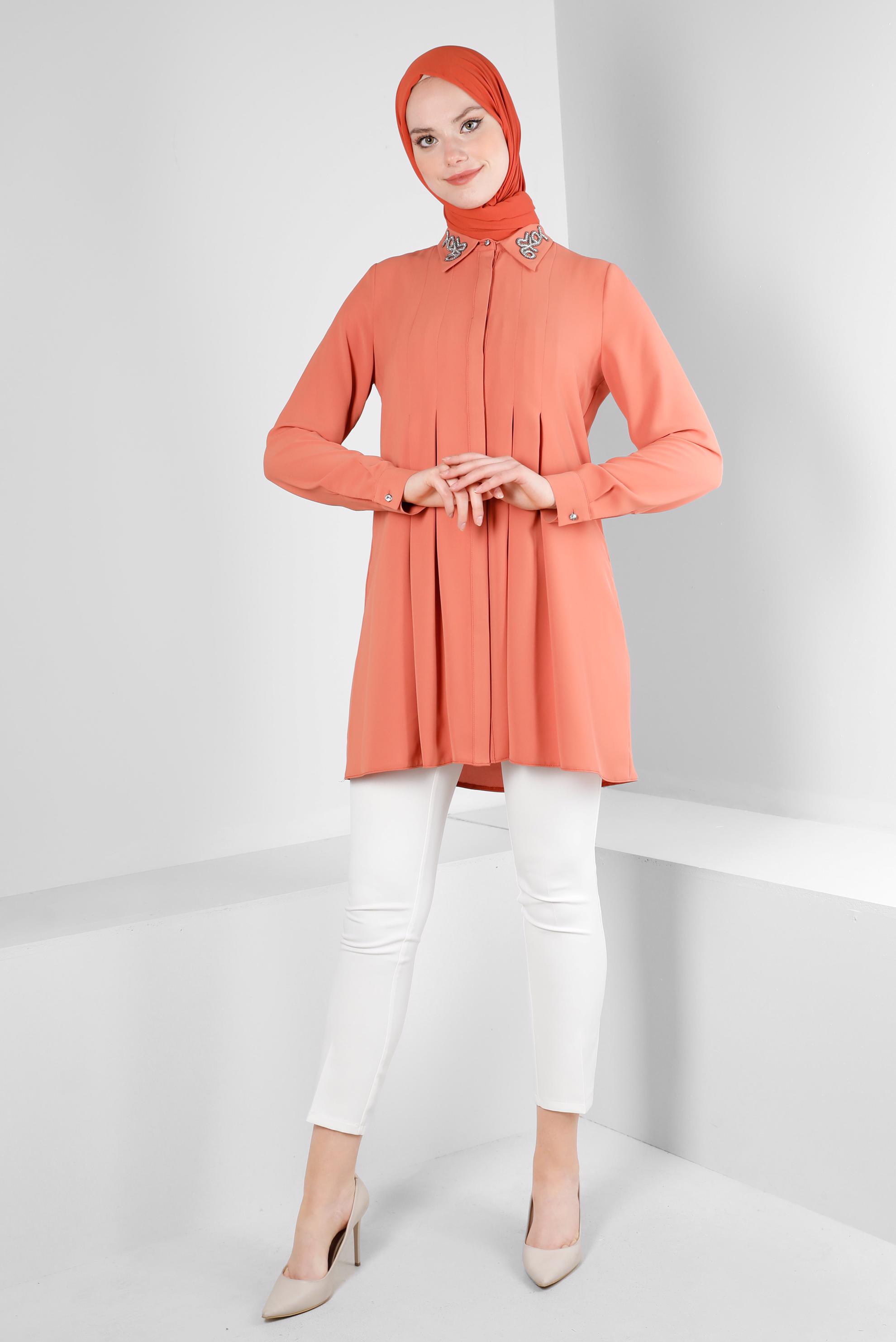 Tesettür giyim TABA YAKASI İŞLEMELİ PİLİSE DETAYLI TUNİK 43509