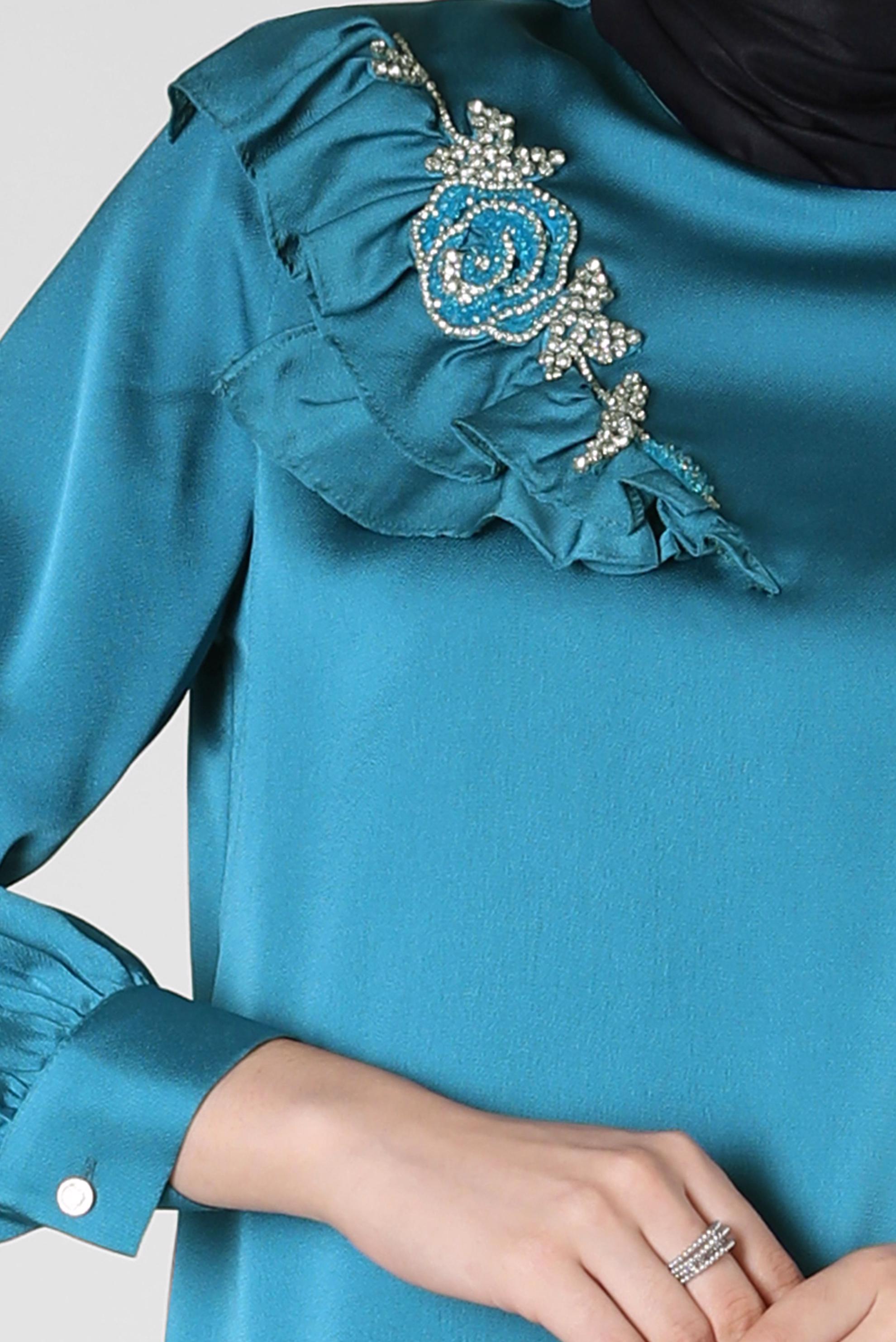 Tesettür giyim MAVİ VOLAN DETAYLI SATEN TUNİK 43511