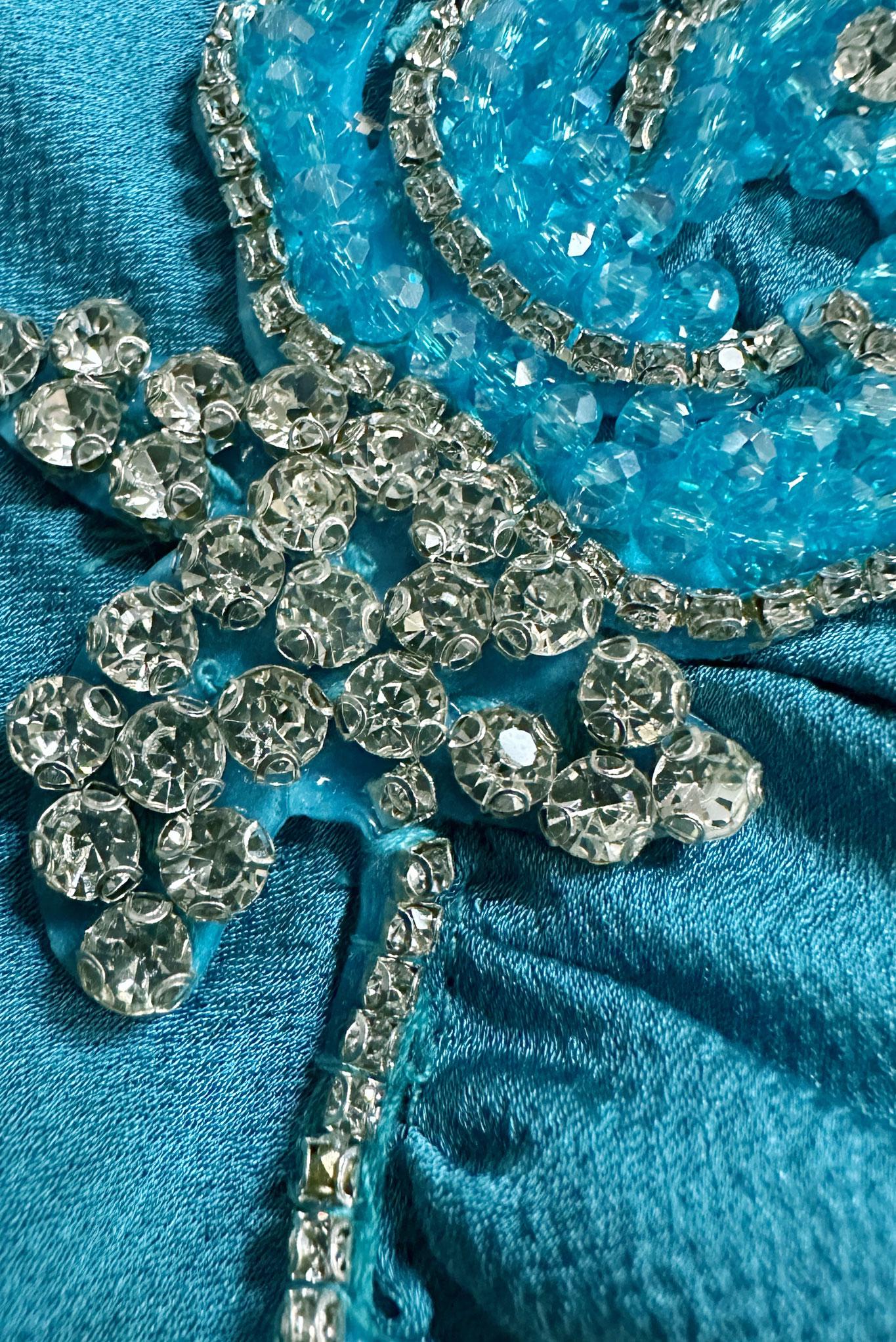 Tesettür giyim MAVİ VOLAN DETAYLI SATEN TUNİK 43511