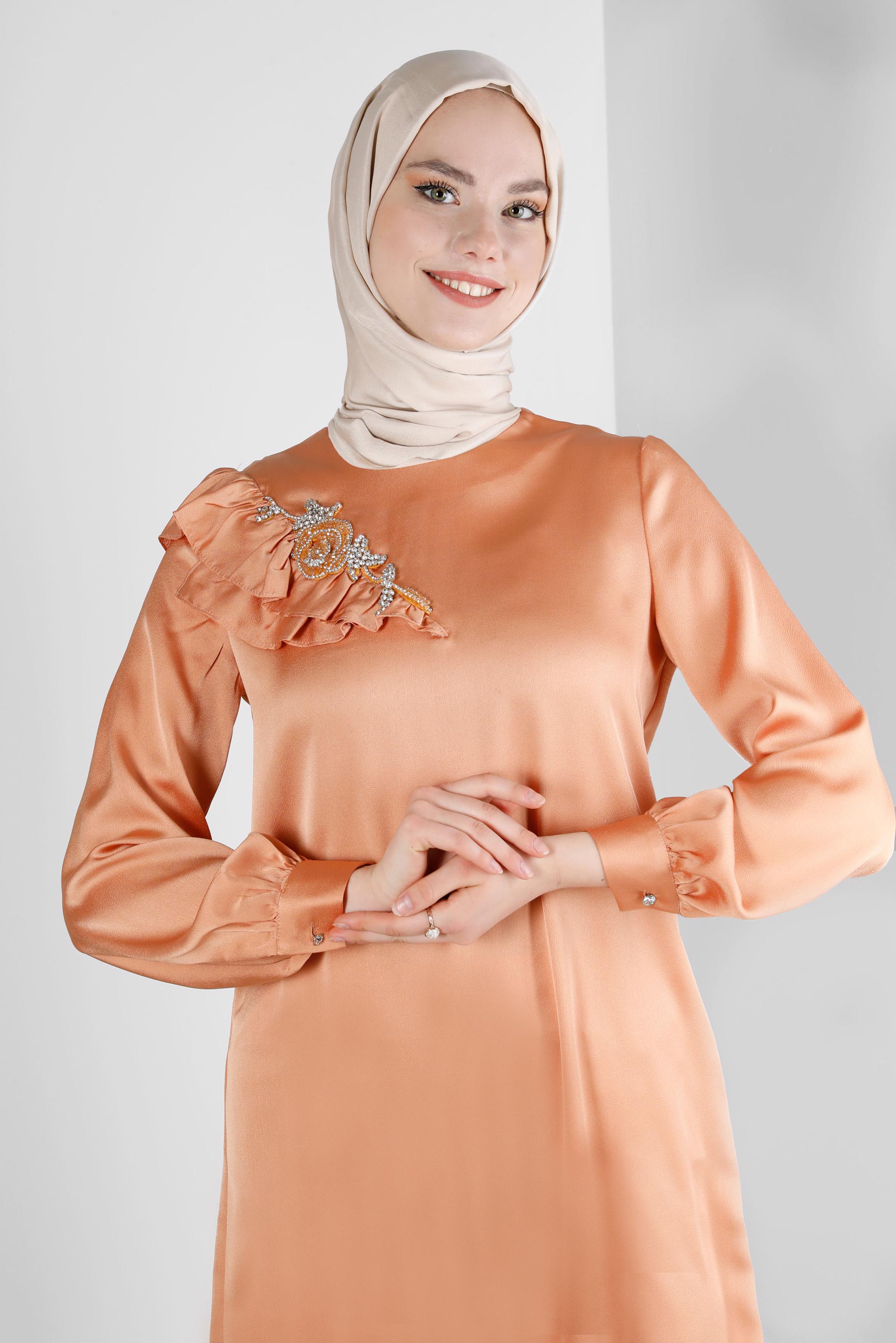 Tesettür giyim TURUNCU VOLAN DETAYLI SATEN TUNİK 43511