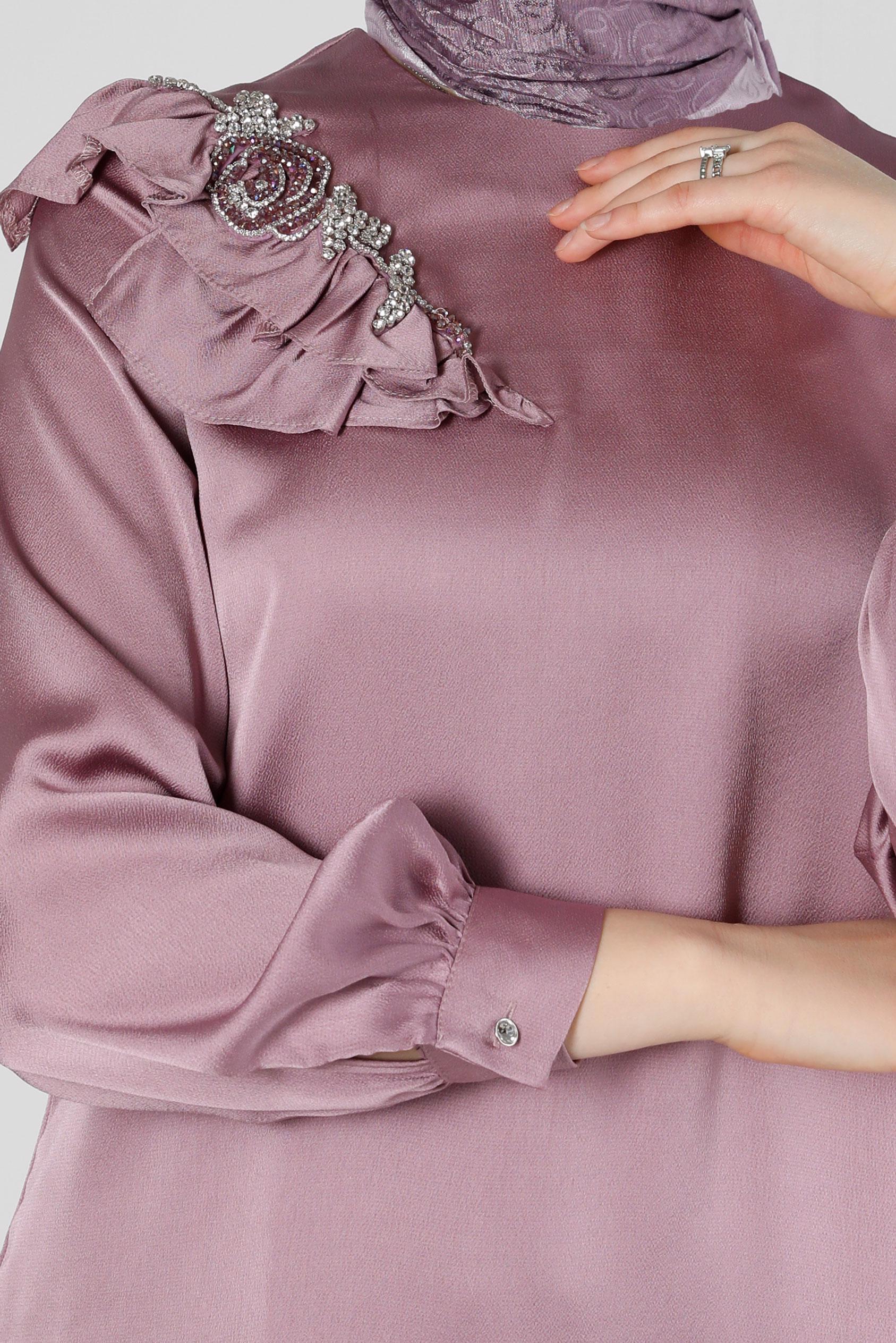 Tesettür giyim MOR VOLAN DETAYLI SATEN TUNİK 43511