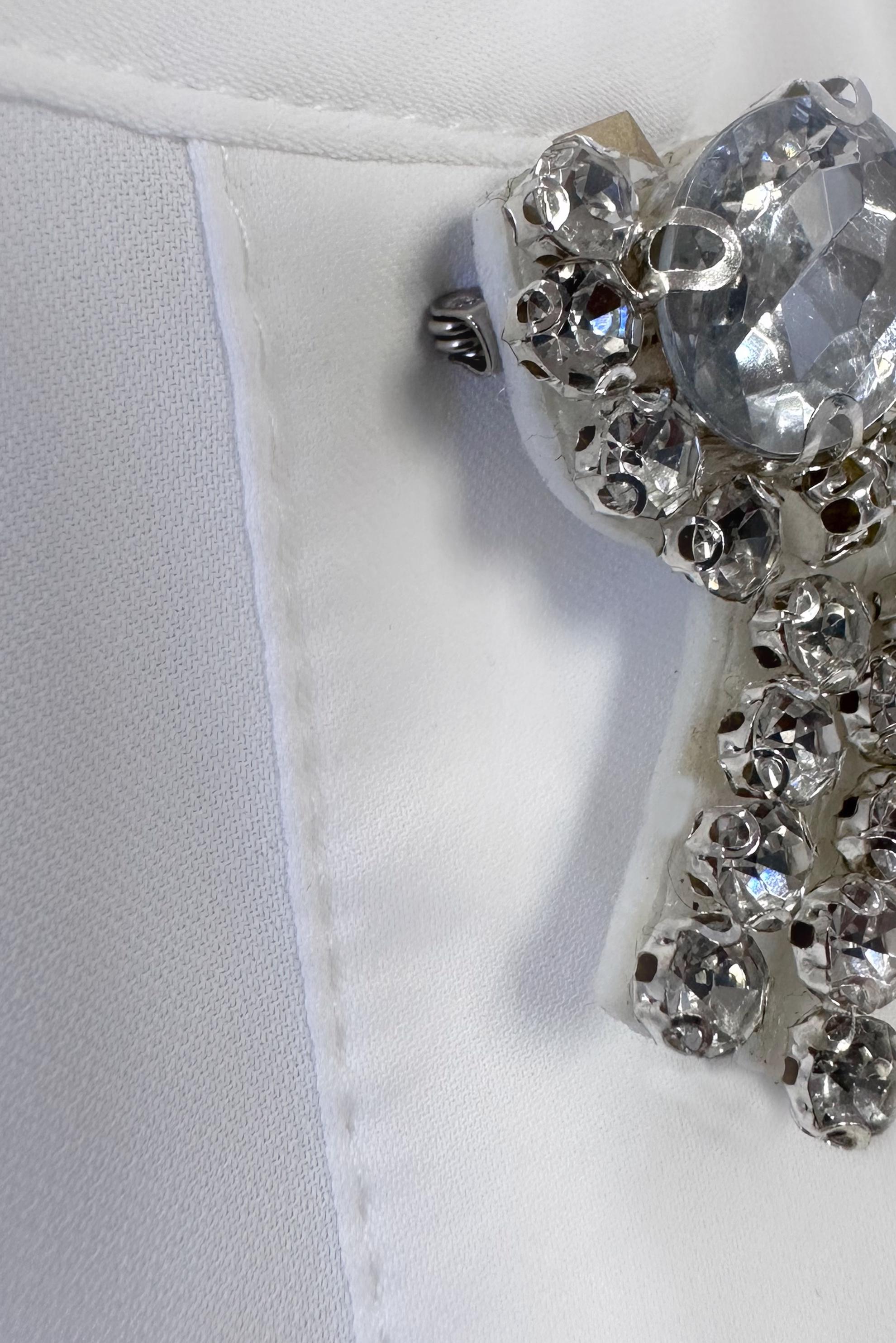 Tesettür giyim BEYAZ KOLU PİLİSELİ BROŞ DETAYLI TUNİK 43514