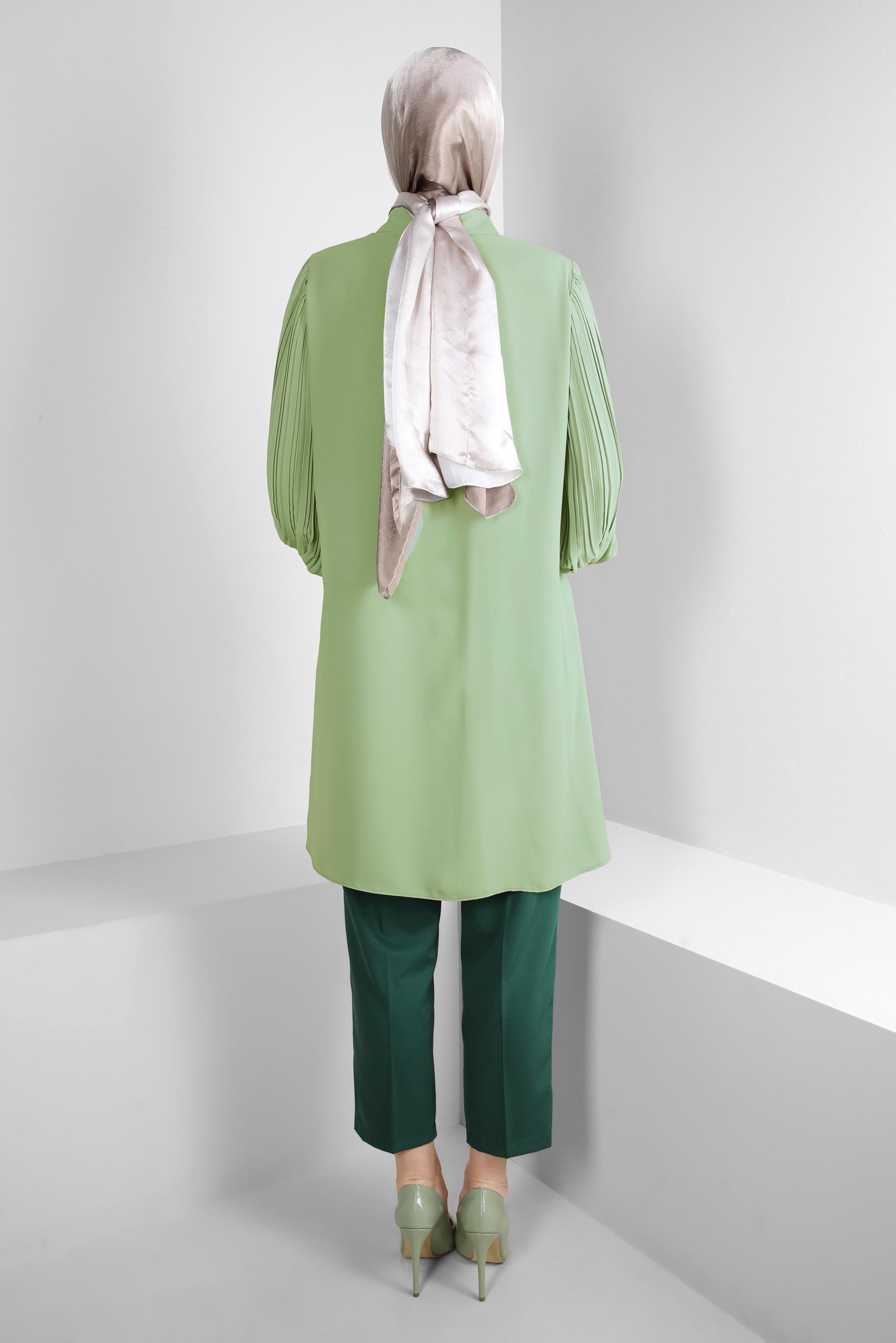 Tesettür giyim YEŞİL KOLU PİLİSELİ BROŞ DETAYLI TUNİK 43514