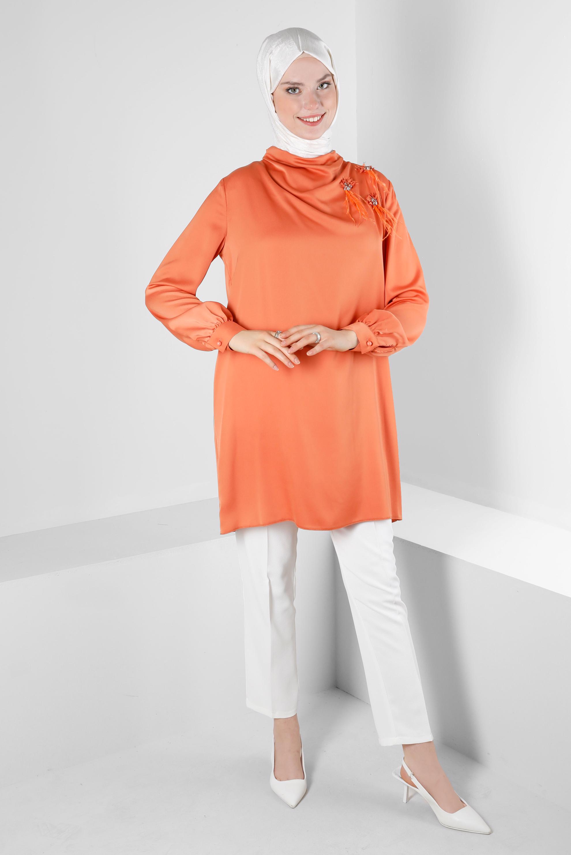 Tesettür giyim TURUNCU ÇİÇEK AKSESUARLI SATEN TUNİK 43515