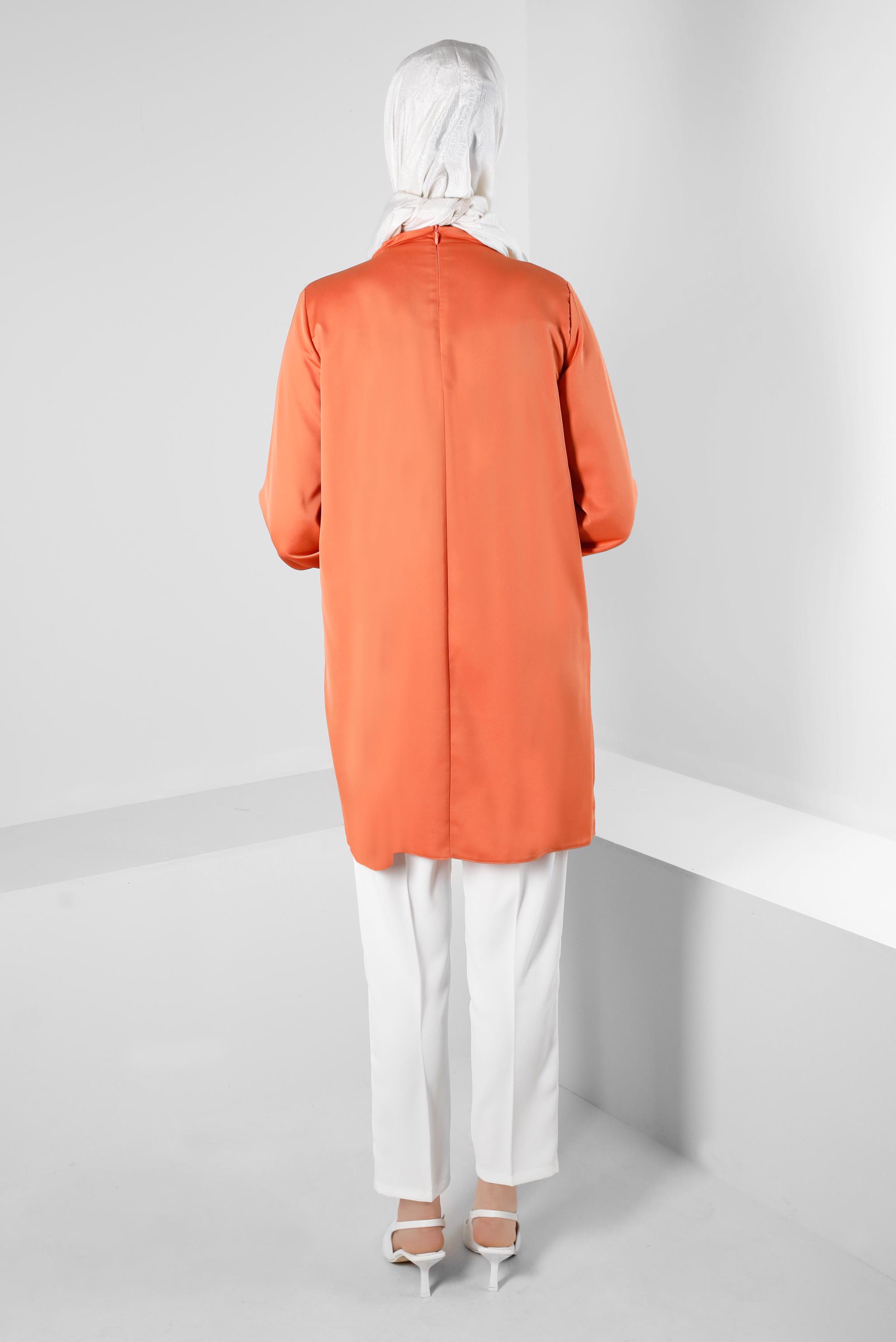 Tesettür giyim TURUNCU ÇİÇEK AKSESUARLI SATEN TUNİK 43515