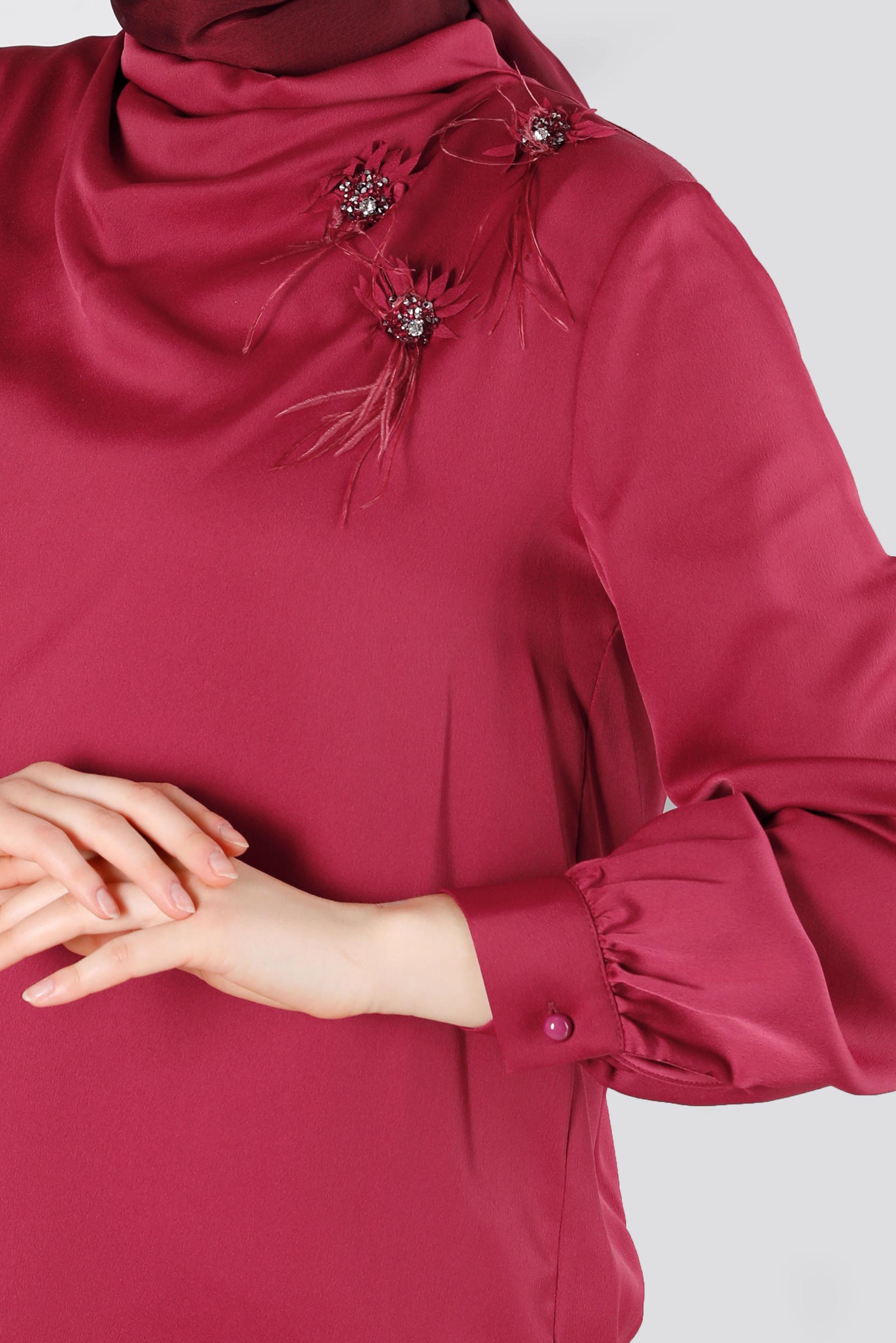 Tesettür giyim BORDO ÇİÇEK AKSESUARLI SATEN TUNİK 43515