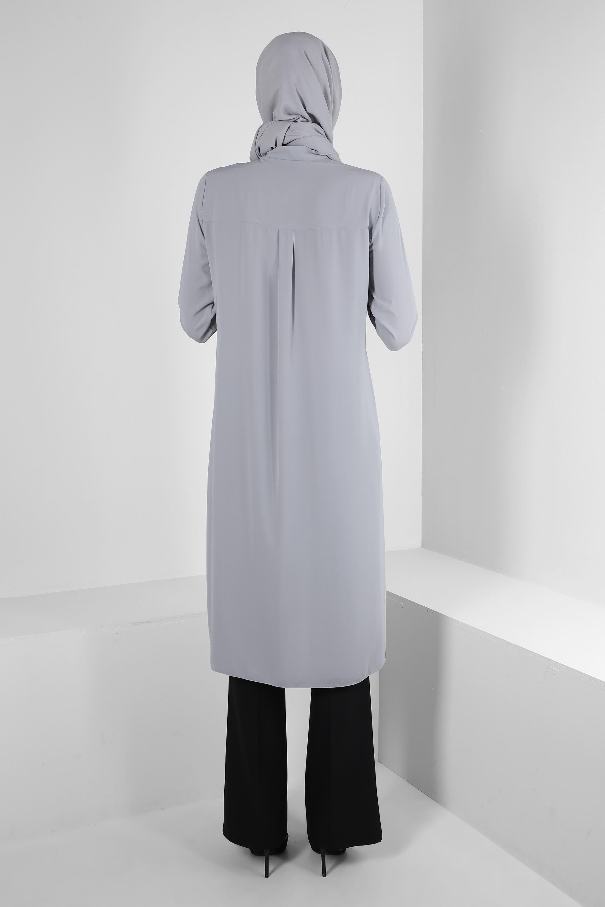 Tesettür giyim GRİ TAŞ İŞLEMELİ YANI YIRTMAÇLI UZUN TUNİK 43521