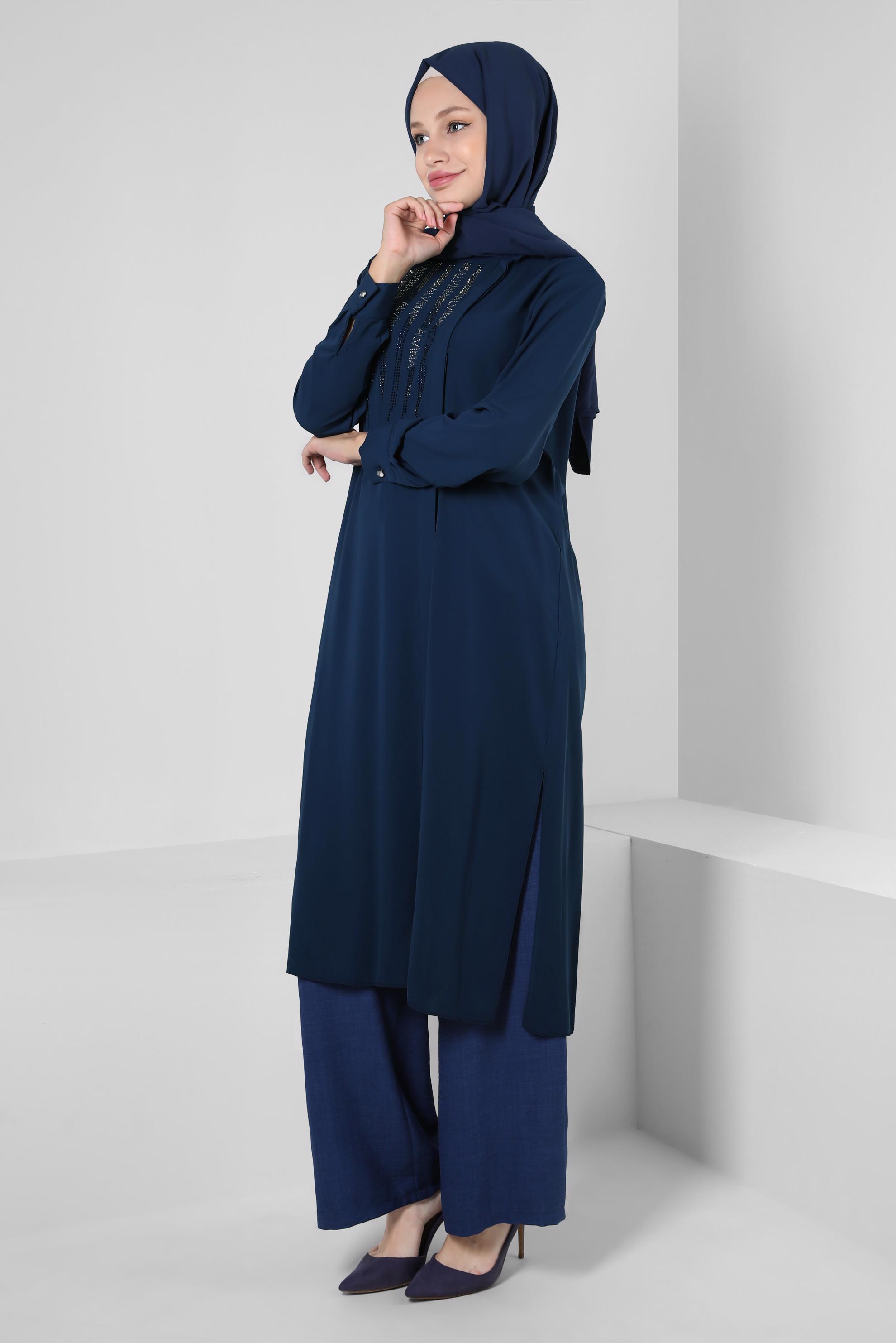 Tesettür giyim LACİVERT TAŞ İŞLEMELİ YANI YIRTMAÇLI UZUN TUNİK 43521