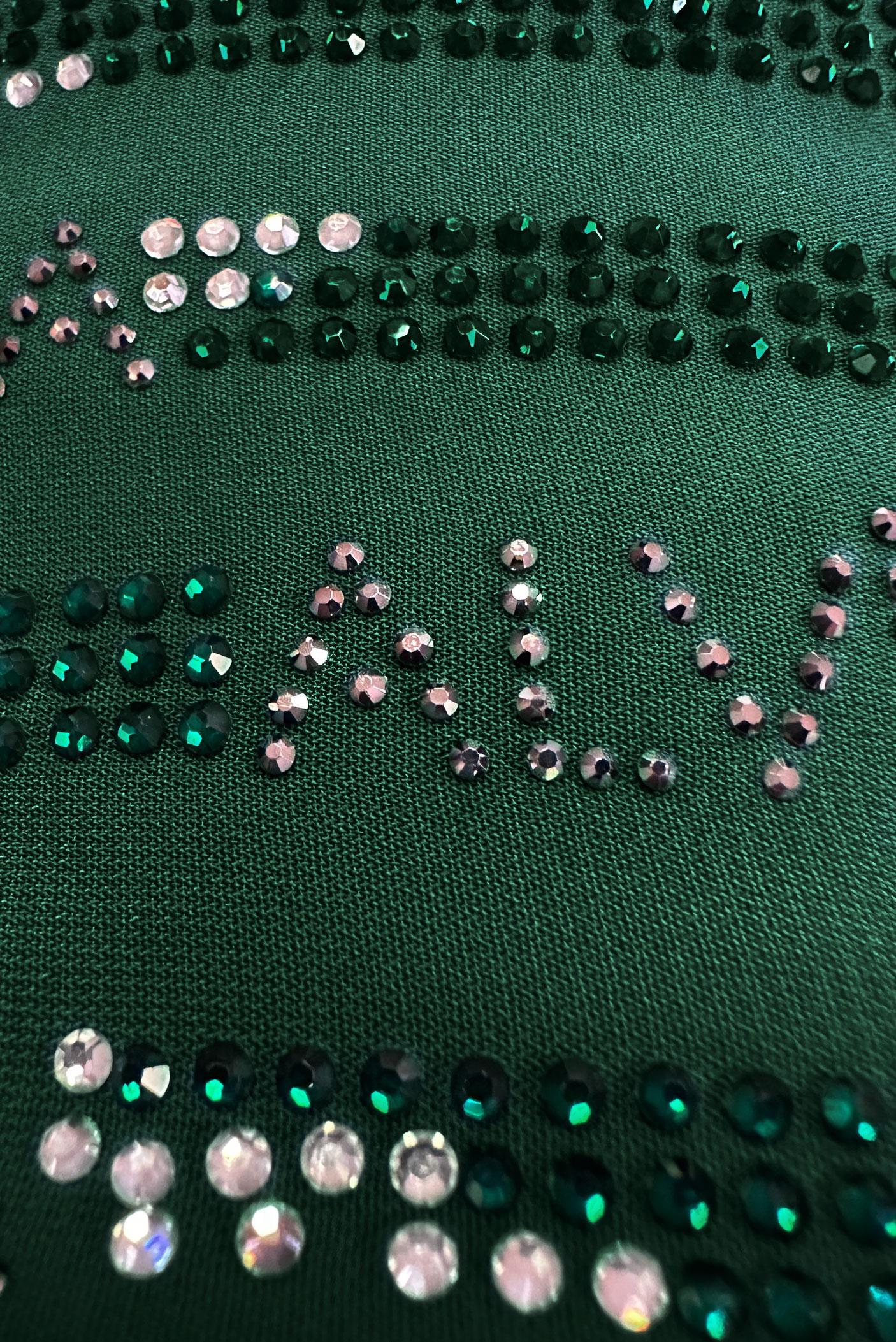 Tesettür giyim YEŞİL TAŞ İŞLEMELİ YANI YIRTMAÇLI UZUN TUNİK 43521