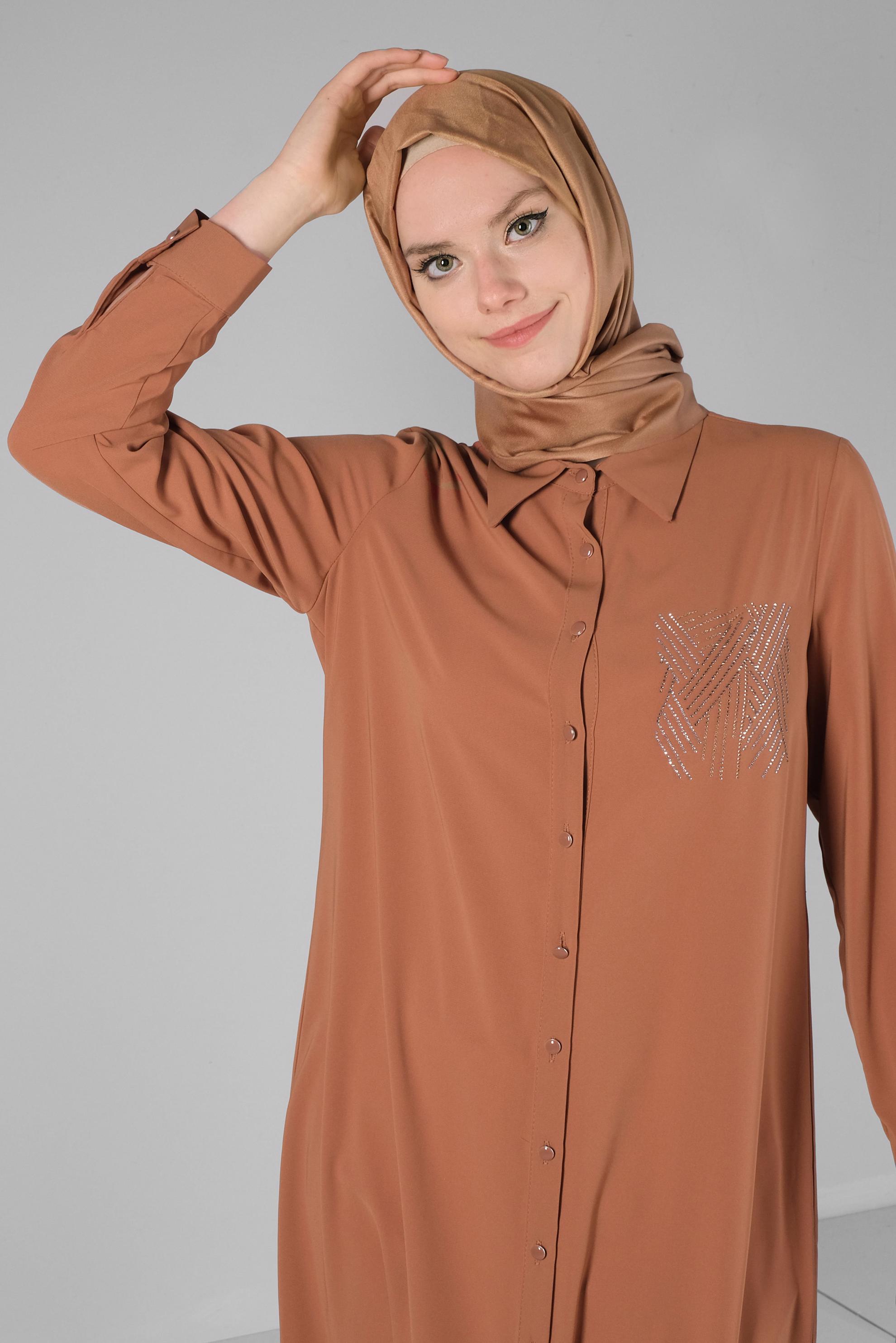 Tesettür giyim KAHVE TAŞ BASKILI DÜĞMELİ UZUN TUNİK 43522