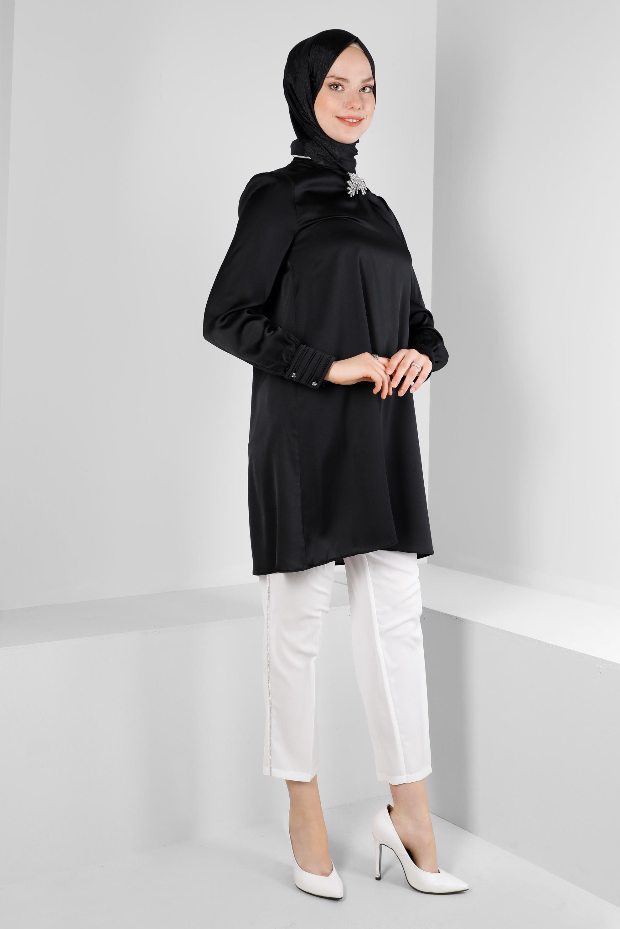 Tesettür giyim SİYAH AKSESUAR DETAYLI SATEN TUNİK 43523