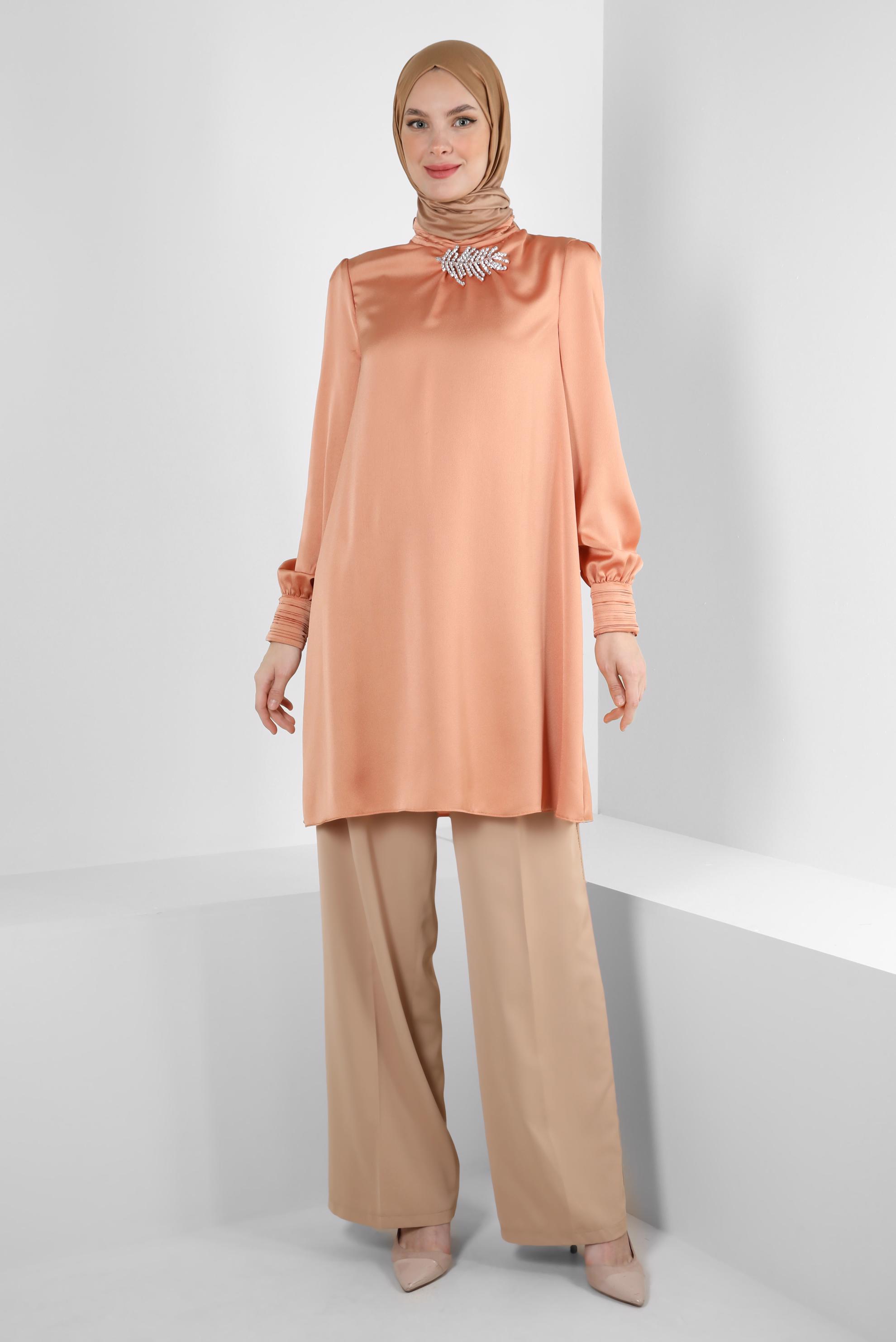 Tesettür giyim TURUNCU AKSESUAR DETAYLI SATEN TUNİK 43523