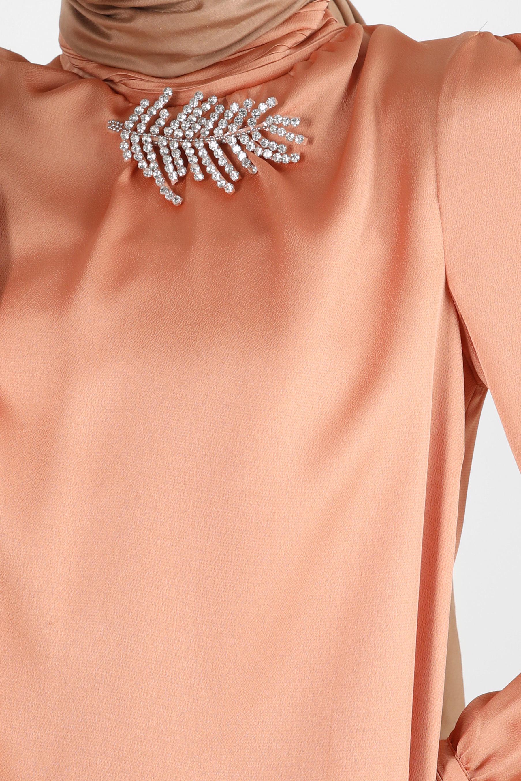 Tesettür giyim TURUNCU AKSESUAR DETAYLI SATEN TUNİK 43523