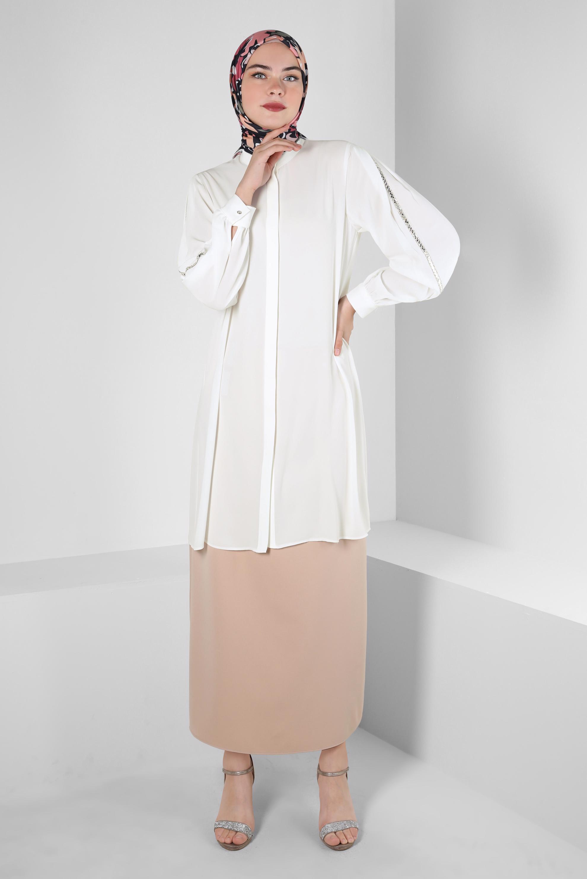 Tesettür giyim BEYAZ KOLU TAŞ ŞERİTLİ TUNİK 43524