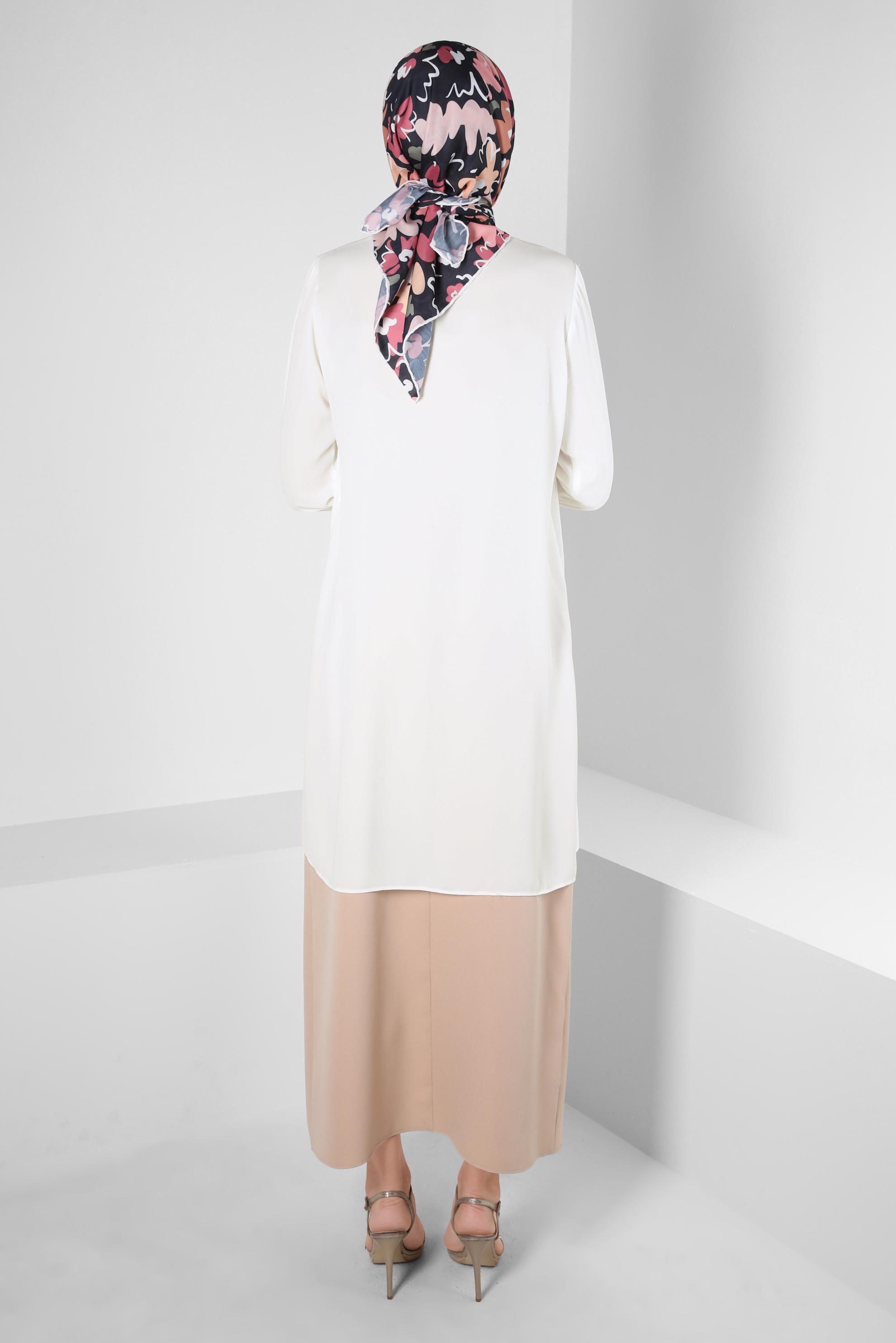 Tesettür giyim BEYAZ KOLU TAŞ ŞERİTLİ TUNİK 43524