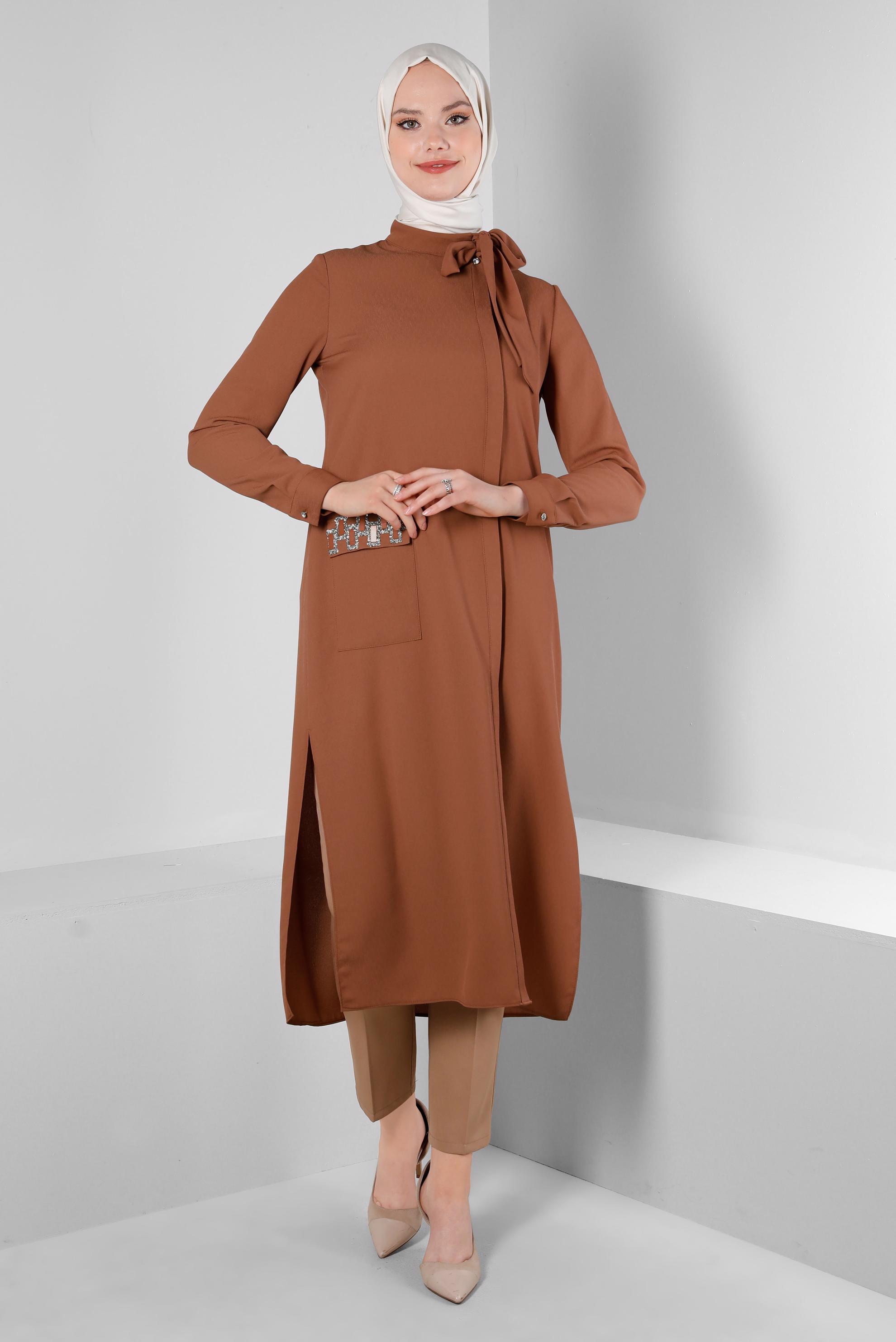 Tesettür giyim KAHVE YAKASI BAĞLAMALI CEPLİ TUNİK 43525