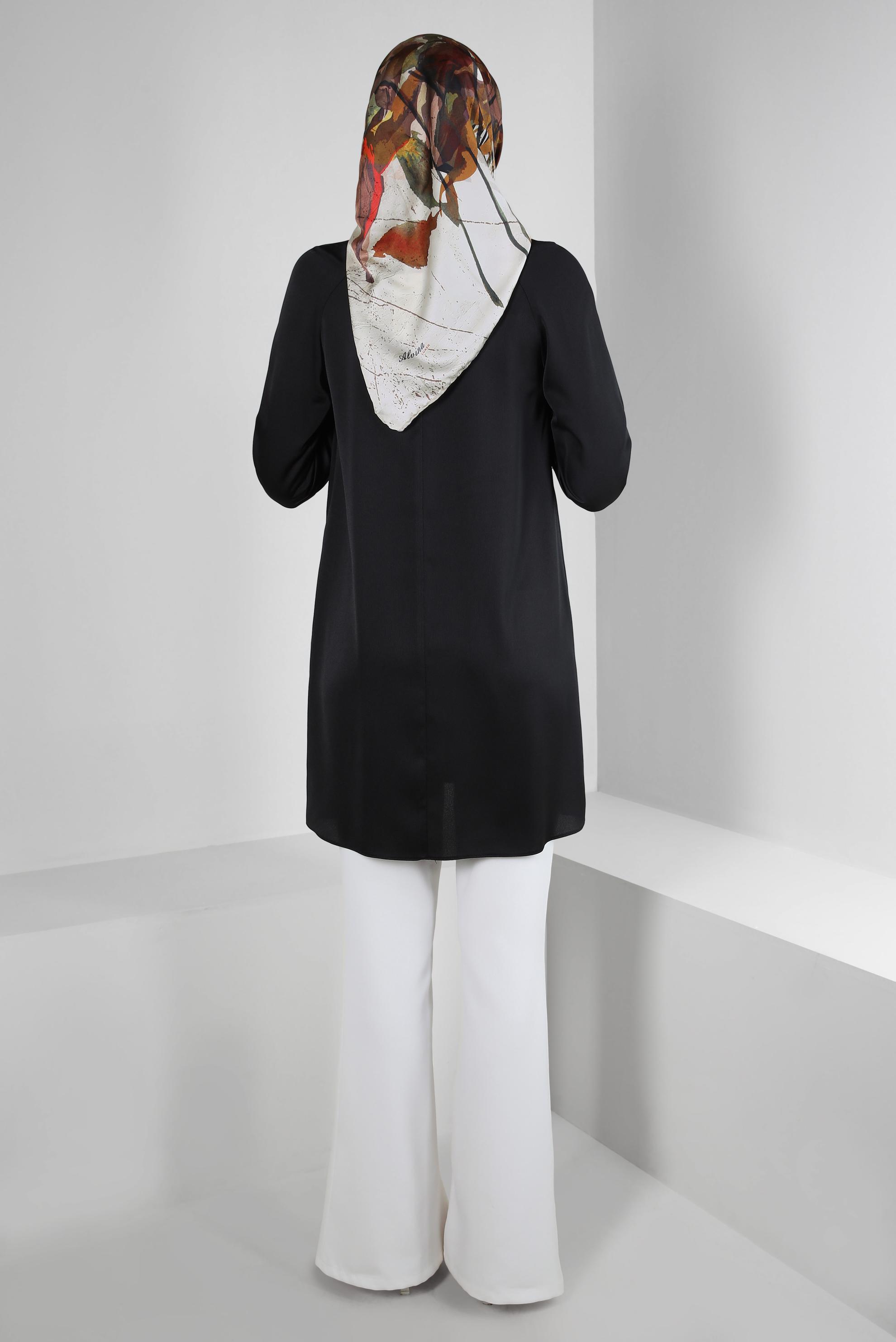 Tesettür giyim SİYAH MANŞETLERİ BAĞLAMA DETAYLI SATEN TUNİK 43526