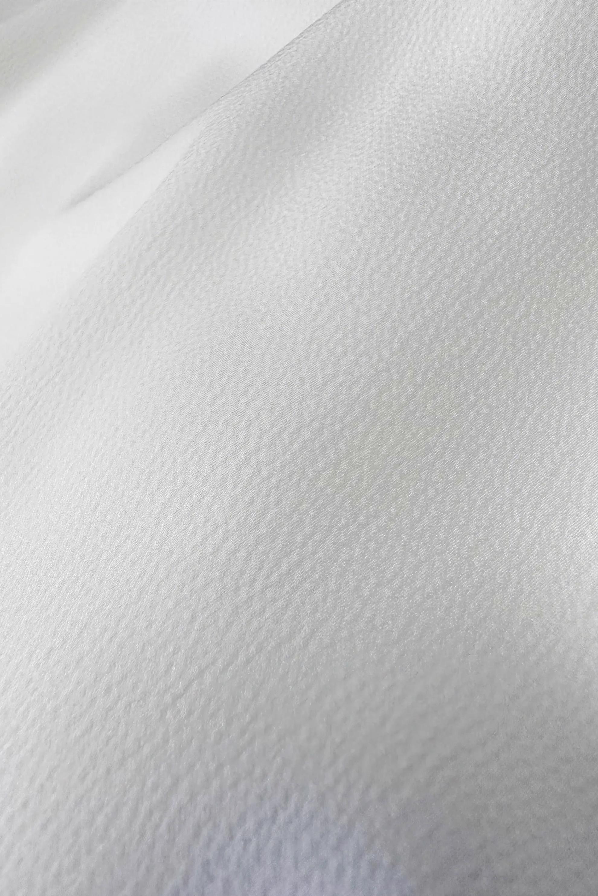 Tesettür giyim BEYAZ MANŞETLERİ BAĞLAMA DETAYLI SATEN TUNİK 43526