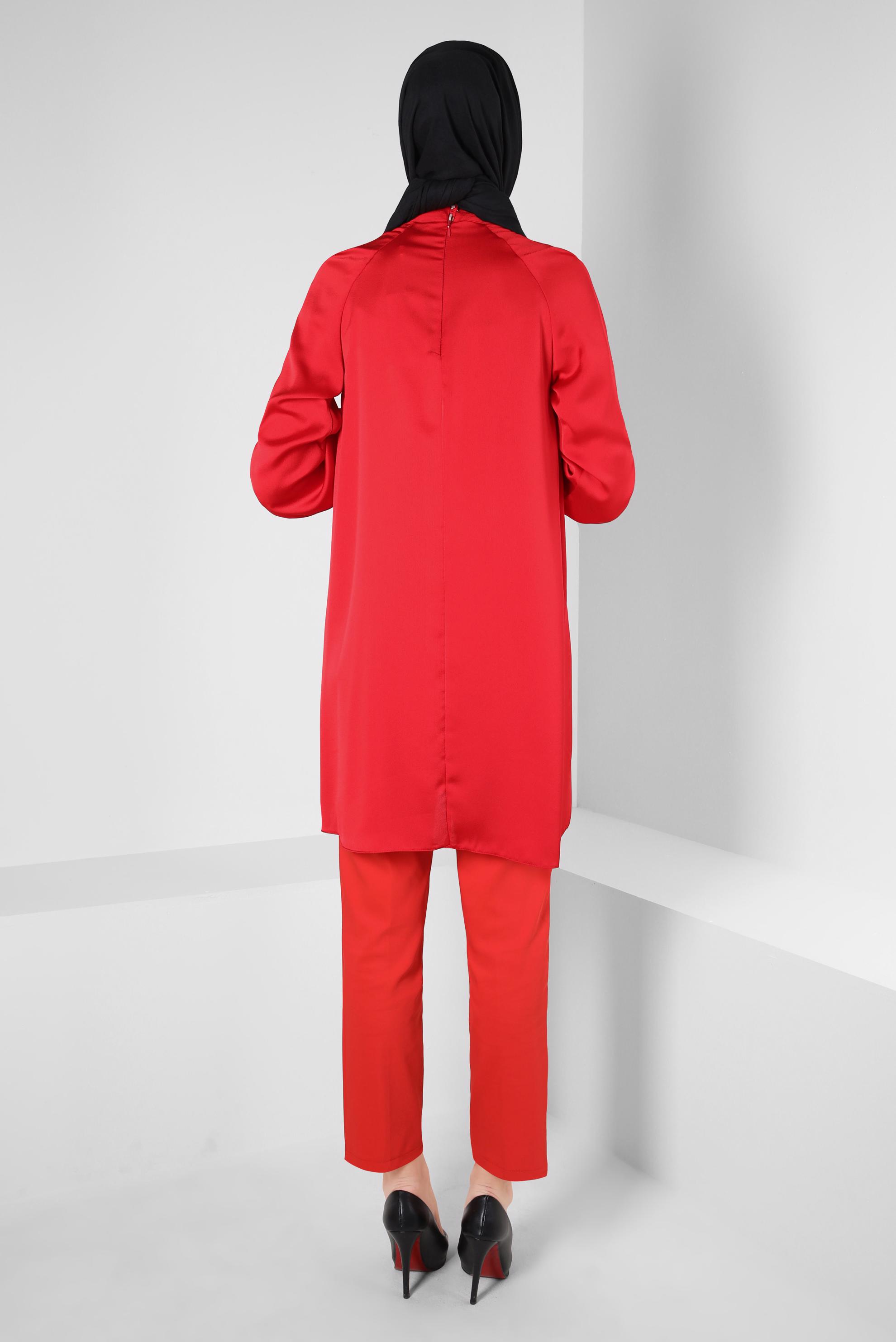 Tesettür giyim KIRMIZI MANŞETLERİ BAĞLAMA DETAYLI SATEN TUNİK 43526