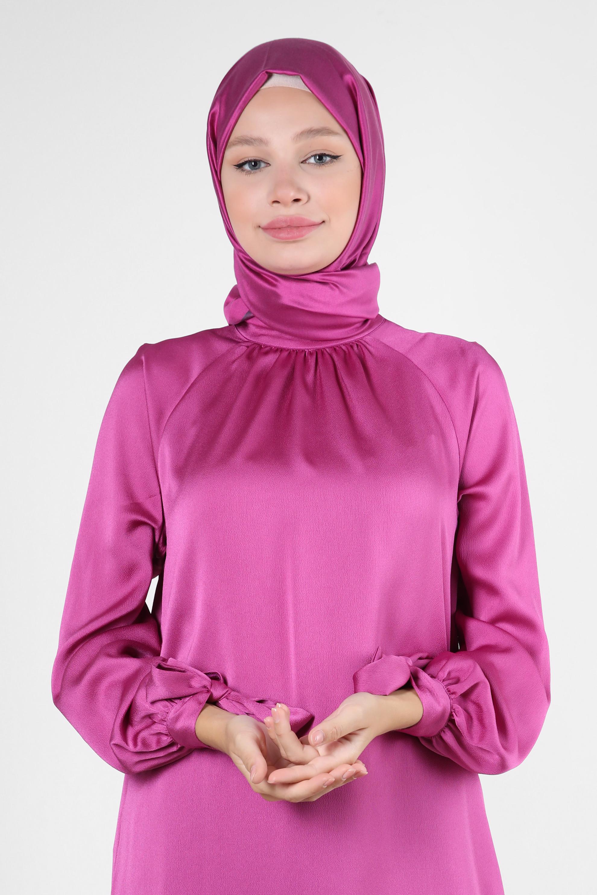 Tesettür giyim FUŞYA MANŞETLERİ BAĞLAMA DETAYLI SATEN TUNİK 43526