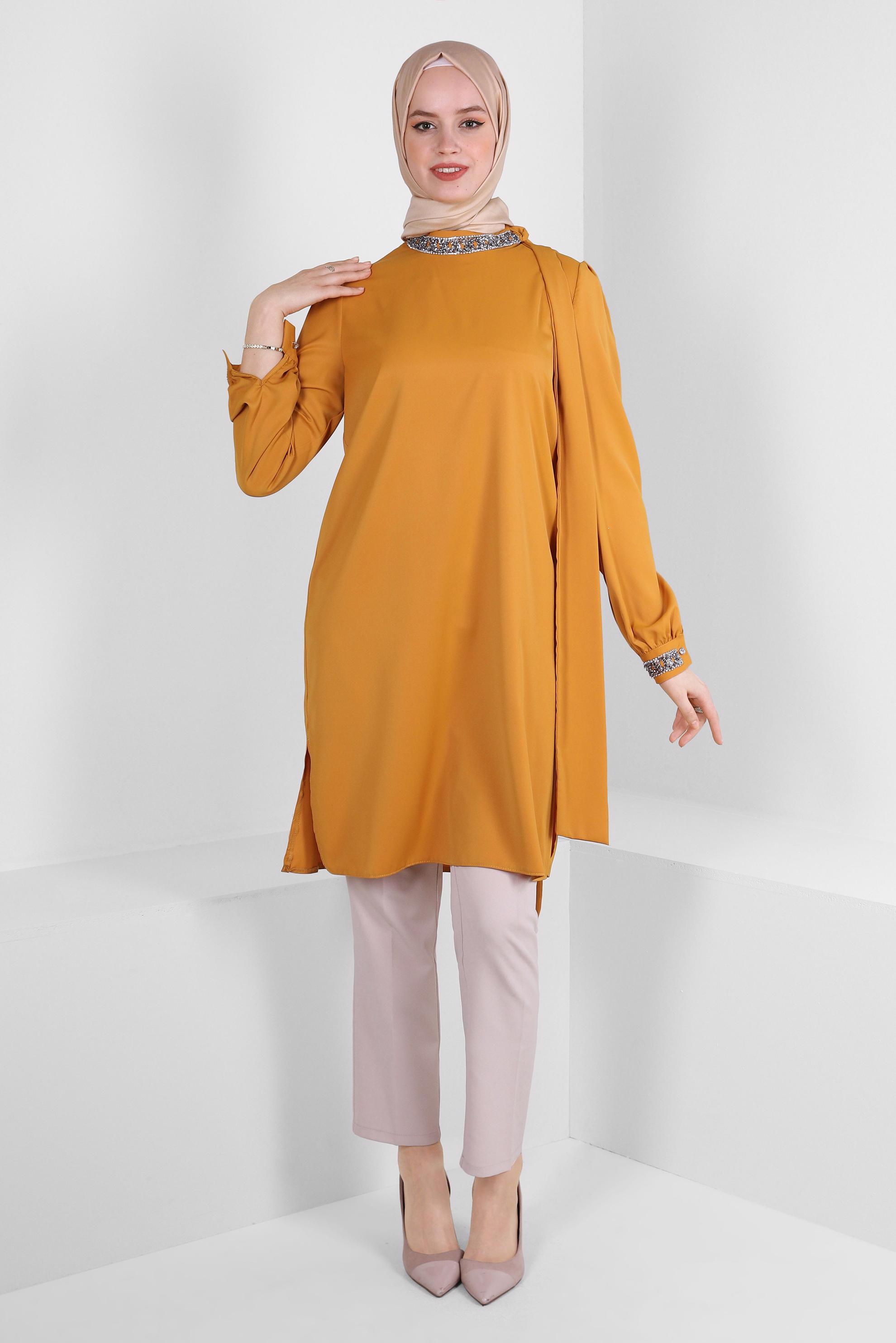 Tesettür giyim SARI TAŞ İŞLEMELİ YAKASI BAĞLAMA DETAYLI TUNİK 43527