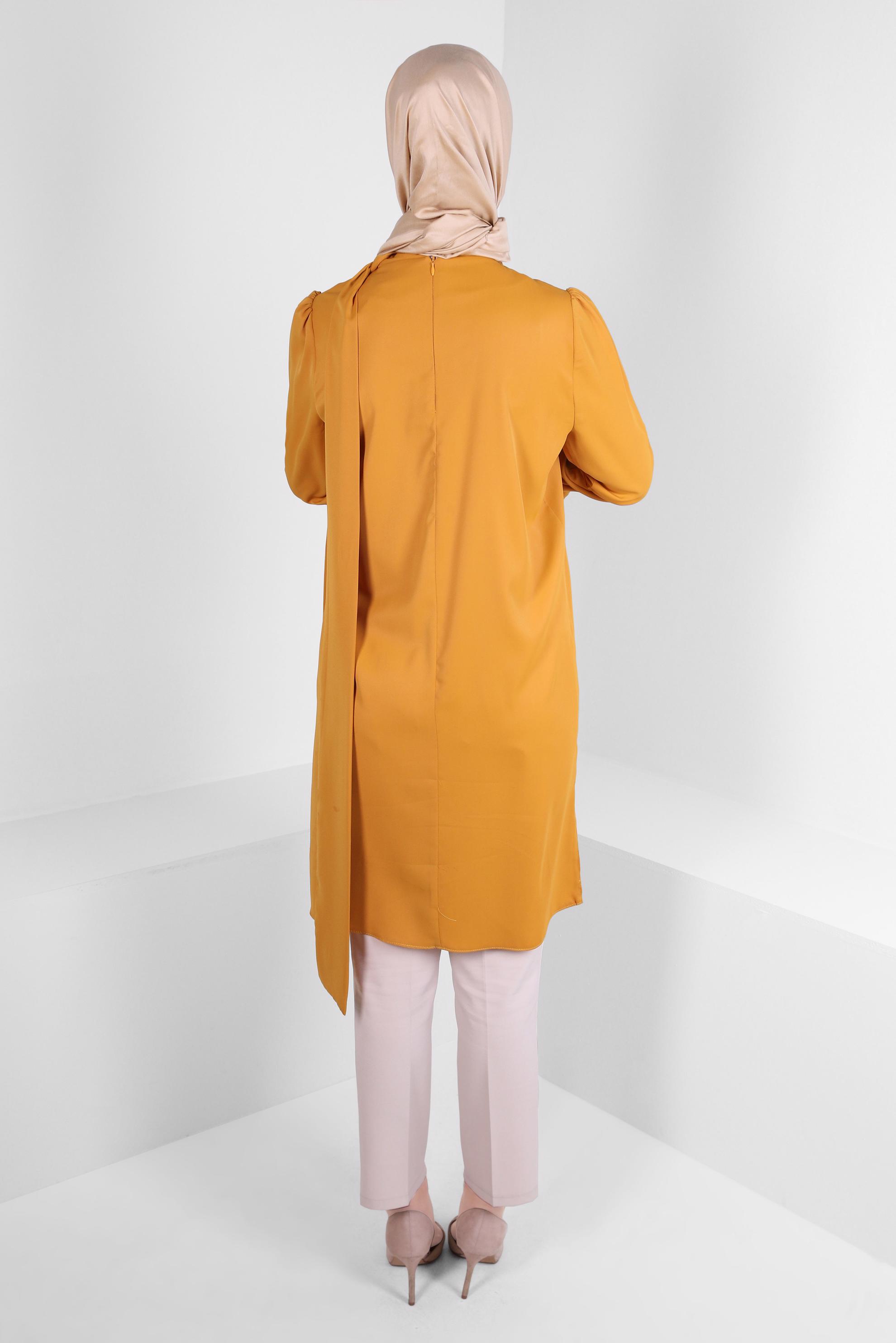 Tesettür giyim SARI TAŞ İŞLEMELİ YAKASI BAĞLAMA DETAYLI TUNİK 43527