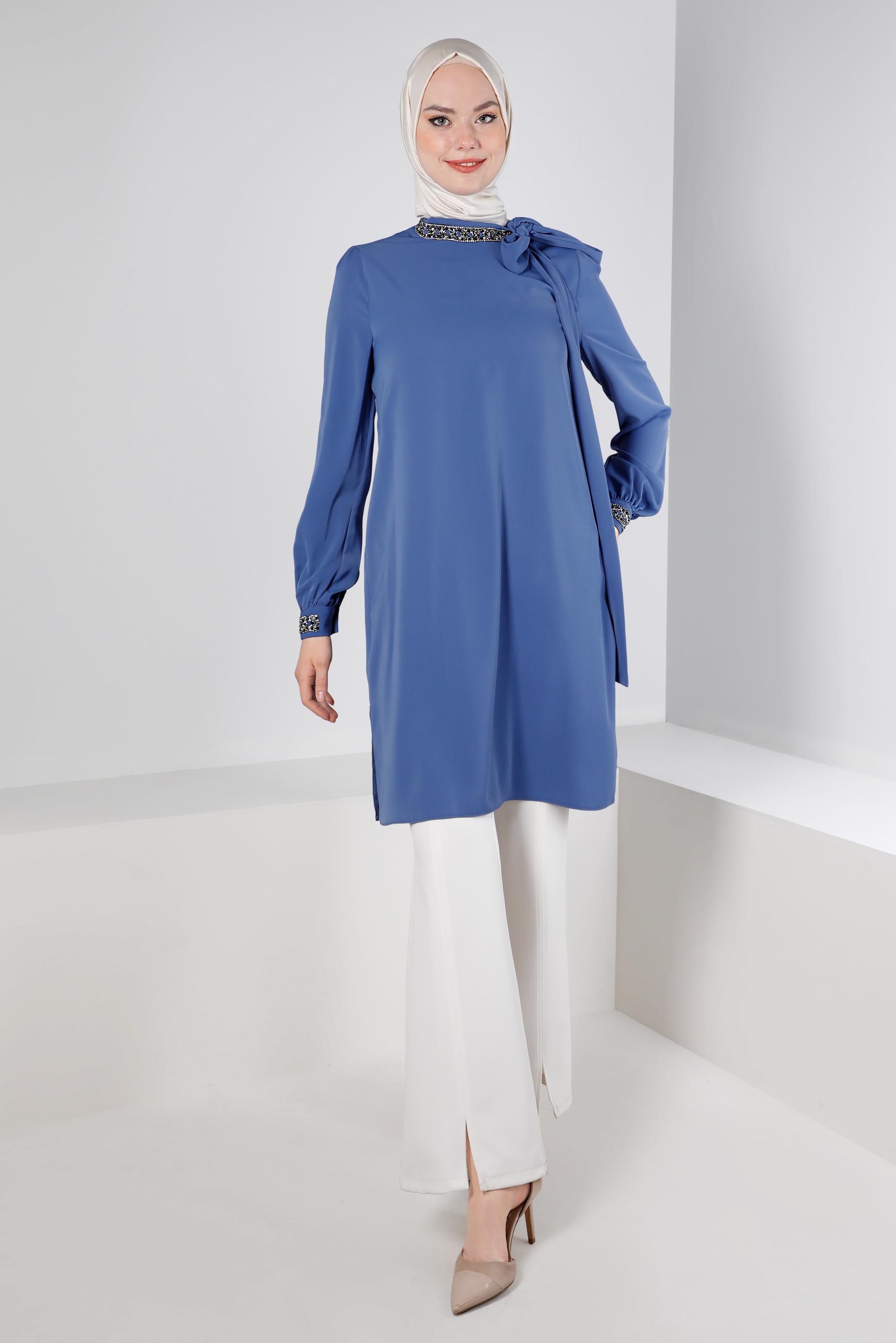 Tesettür giyim LACİVERT TAŞ İŞLEMELİ YAKASI BAĞLAMA DETAYLI TUNİK 43527