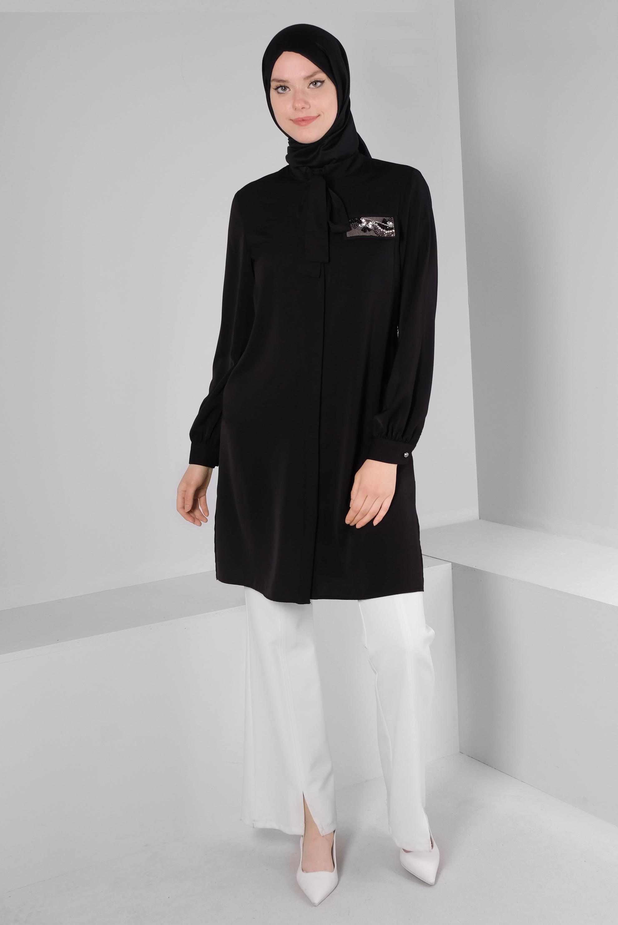 Tesettür giyim SİYAH BONCUK İŞLEME DETAYLI FULAR YAKA TUNİK 43530