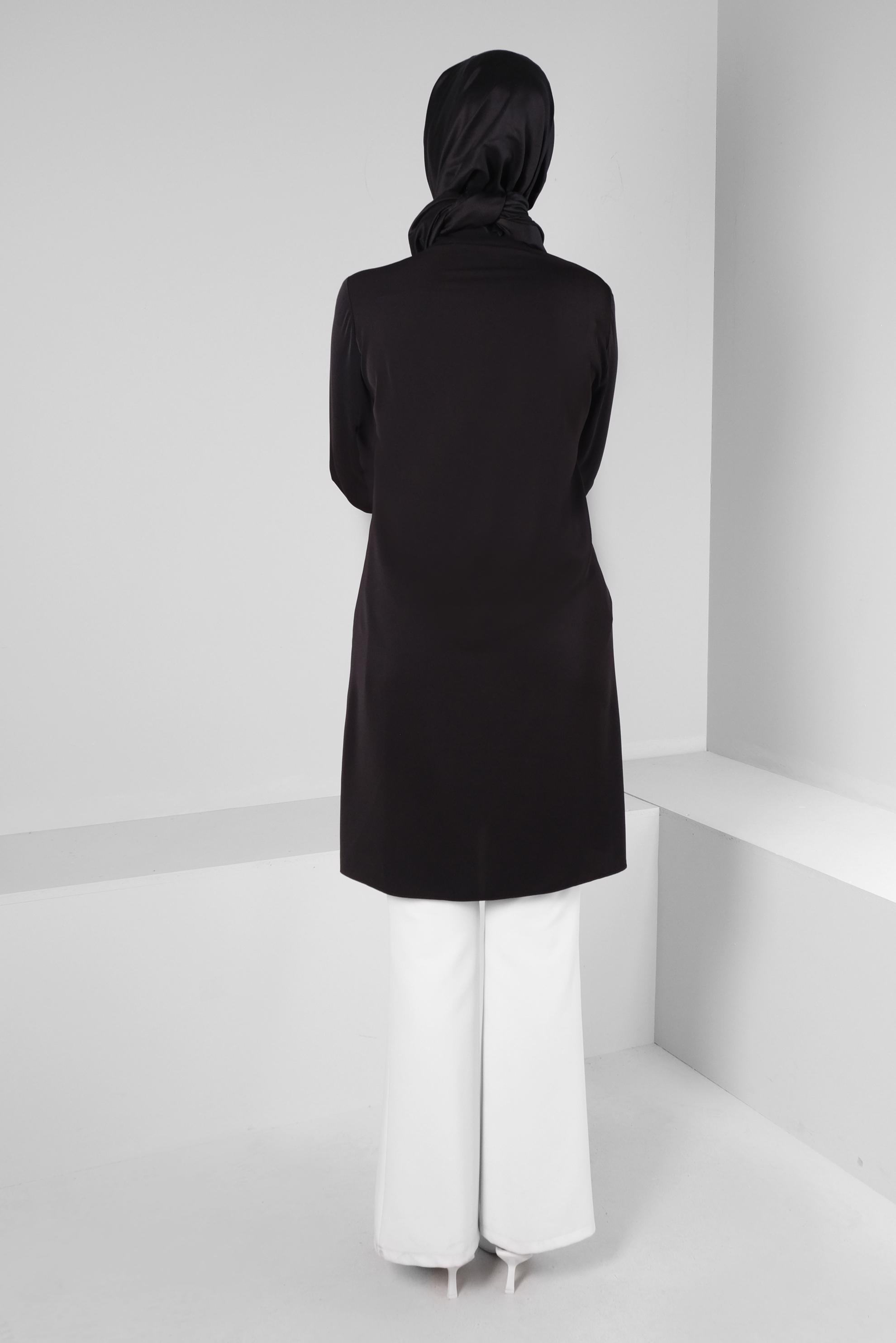 Tesettür giyim SİYAH BONCUK İŞLEME DETAYLI FULAR YAKA TUNİK 43530