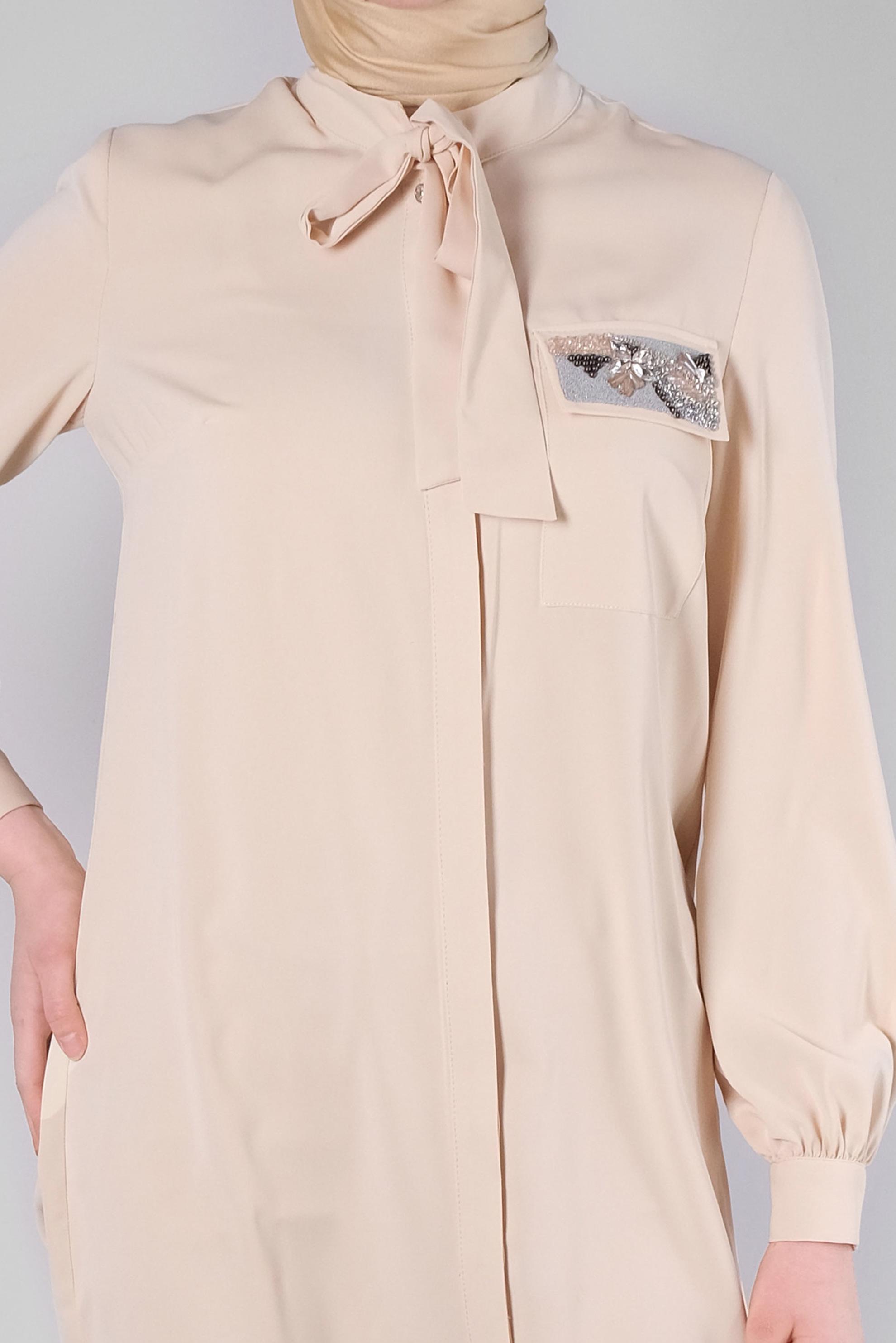 Tesettür giyim BEJ BONCUK İŞLEME DETAYLI FULAR YAKA TUNİK 43530