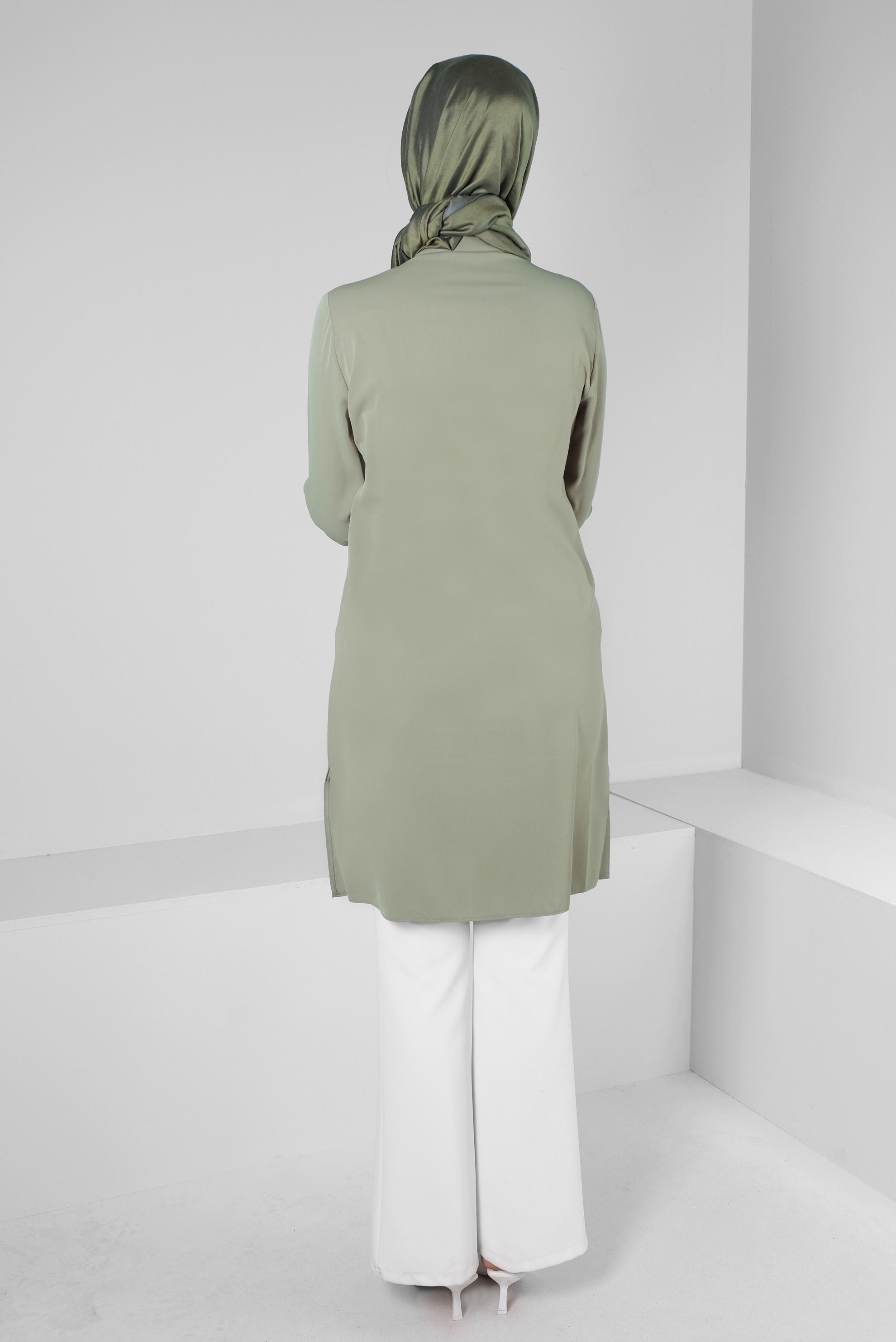 Tesettür giyim HAKİ BONCUK İŞLEME DETAYLI FULAR YAKA TUNİK 43530