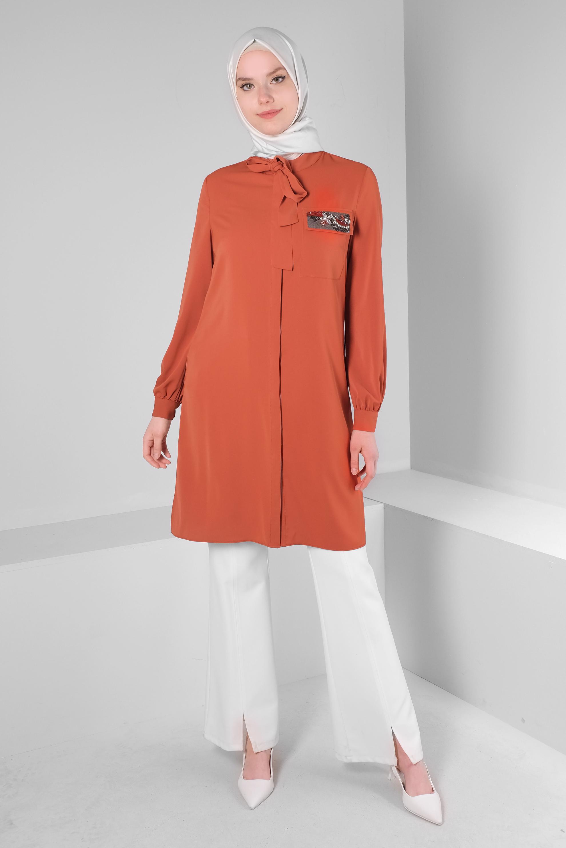 Tesettür giyim TURUNCU BONCUK İŞLEME DETAYLI FULAR YAKA TUNİK 43530