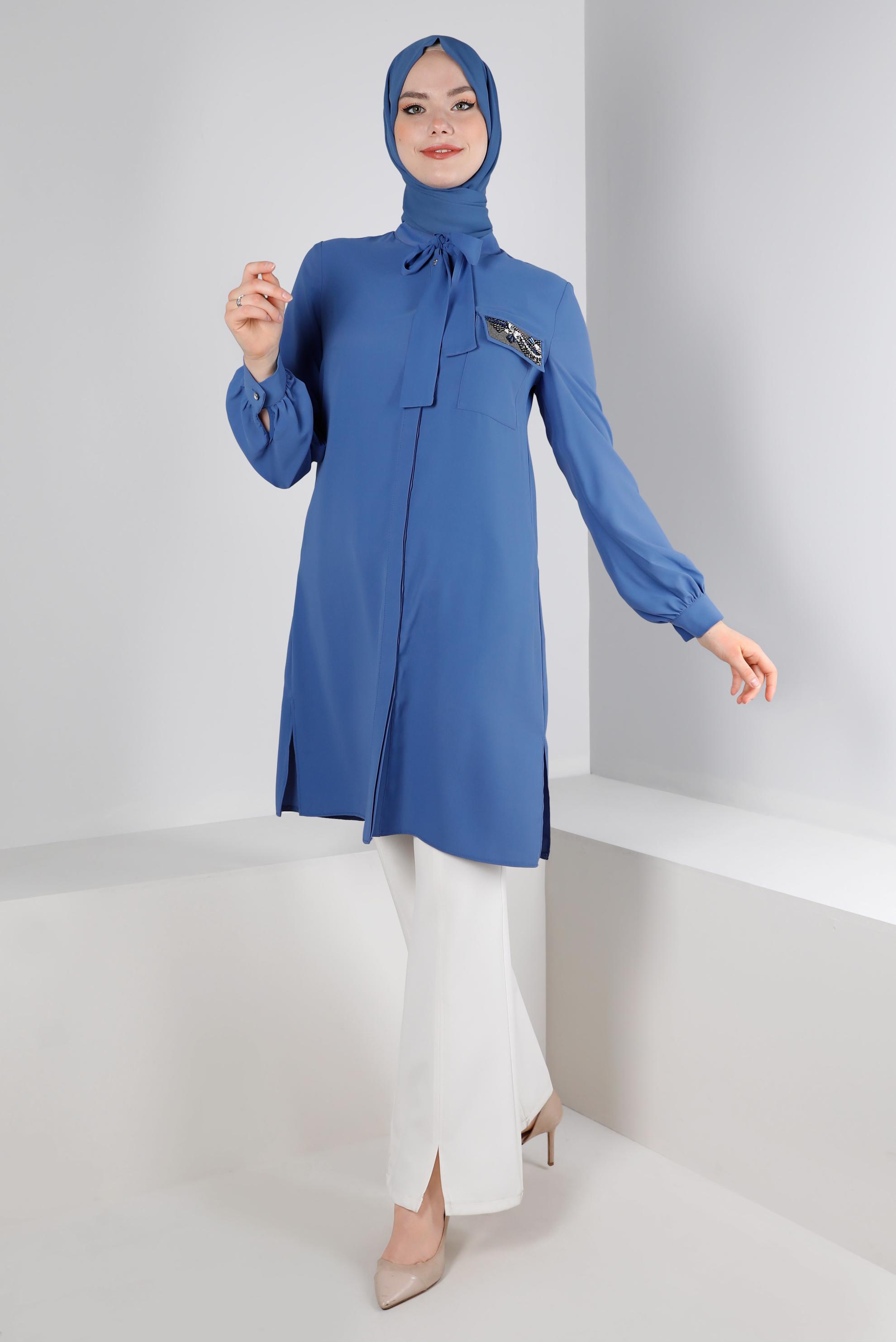 Tesettür giyim LACİVERT BONCUK İŞLEME DETAYLI FULAR YAKA TUNİK 43530