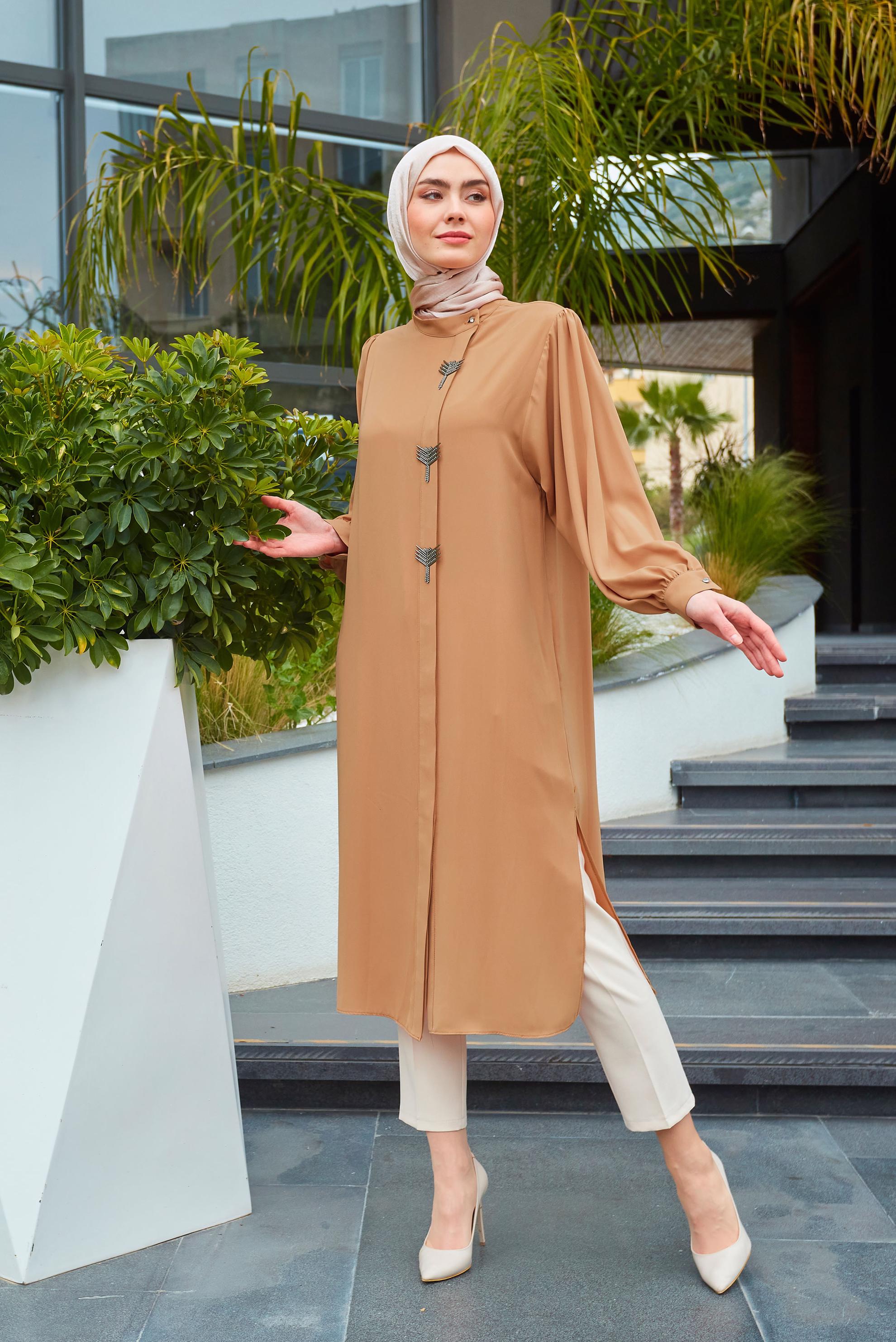 Tesettür giyim KAHVE AKSESUAR DETAYLI GENİŞ KOL TUNİK 43532