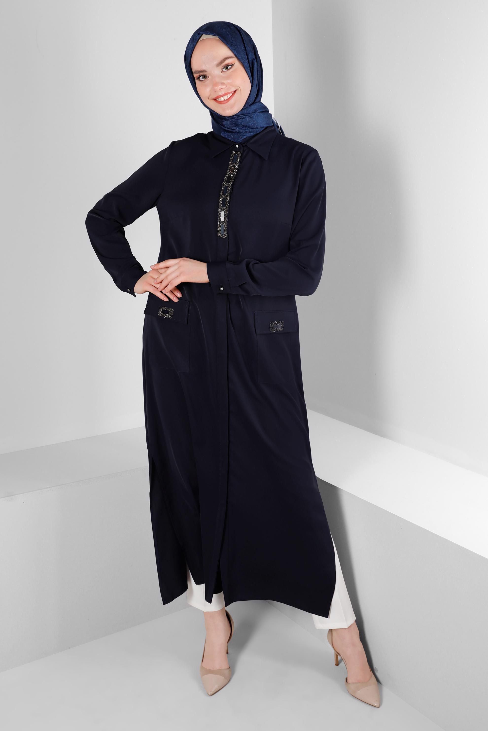 Tesettür giyim LACİVERT TAŞ BASKILI GİZLİ DÜĞMELİ TUNİK 43533