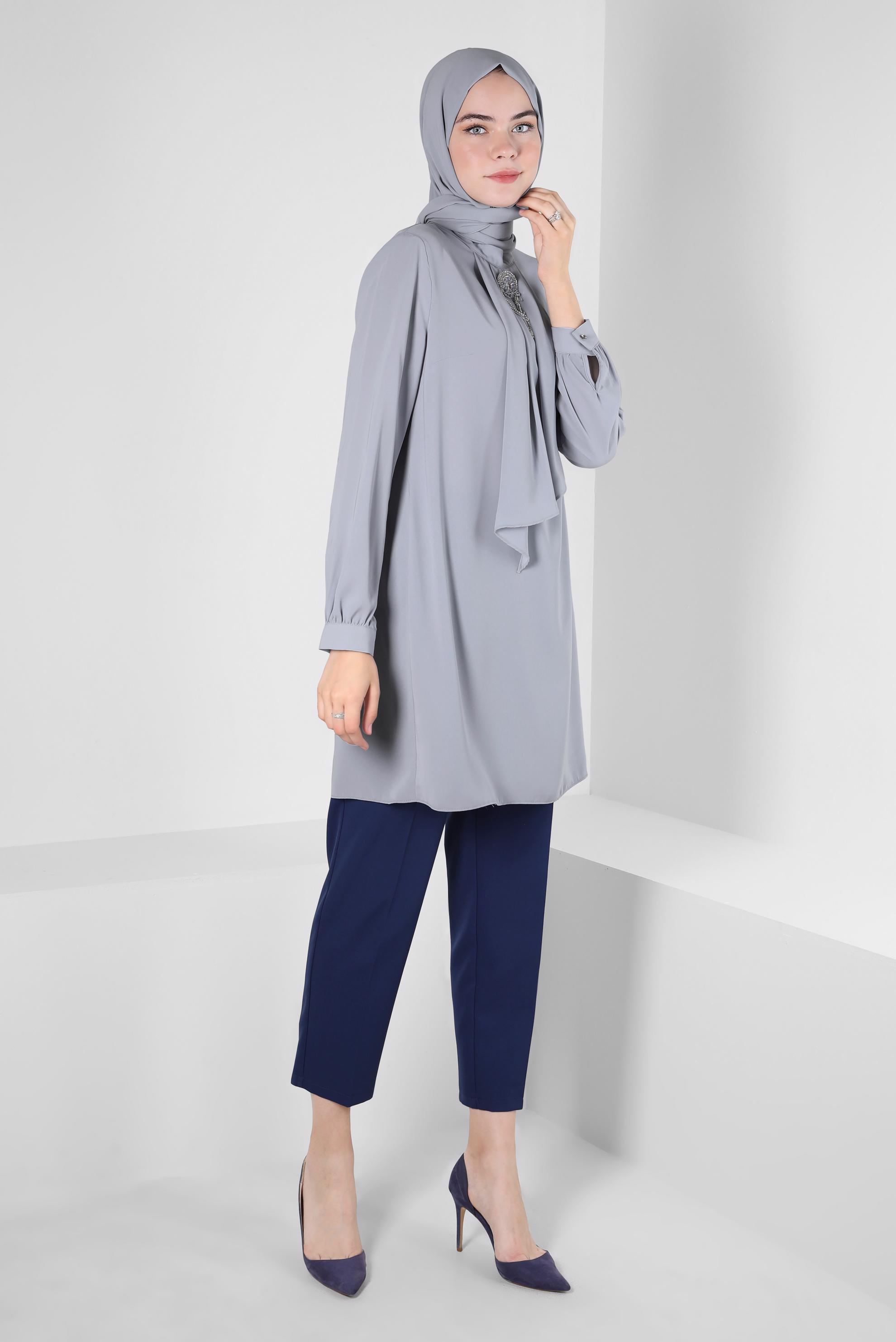 Tesettür giyim GRİ AKSESUARLI FIRFIR DETAYLI TUNİK 43539