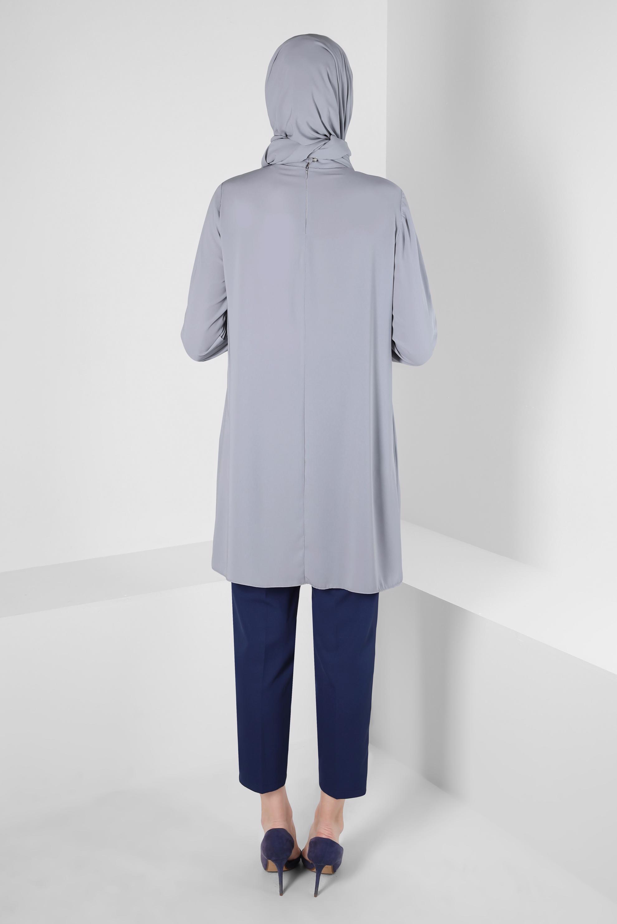 Tesettür giyim GRİ AKSESUARLI FIRFIR DETAYLI TUNİK 43539