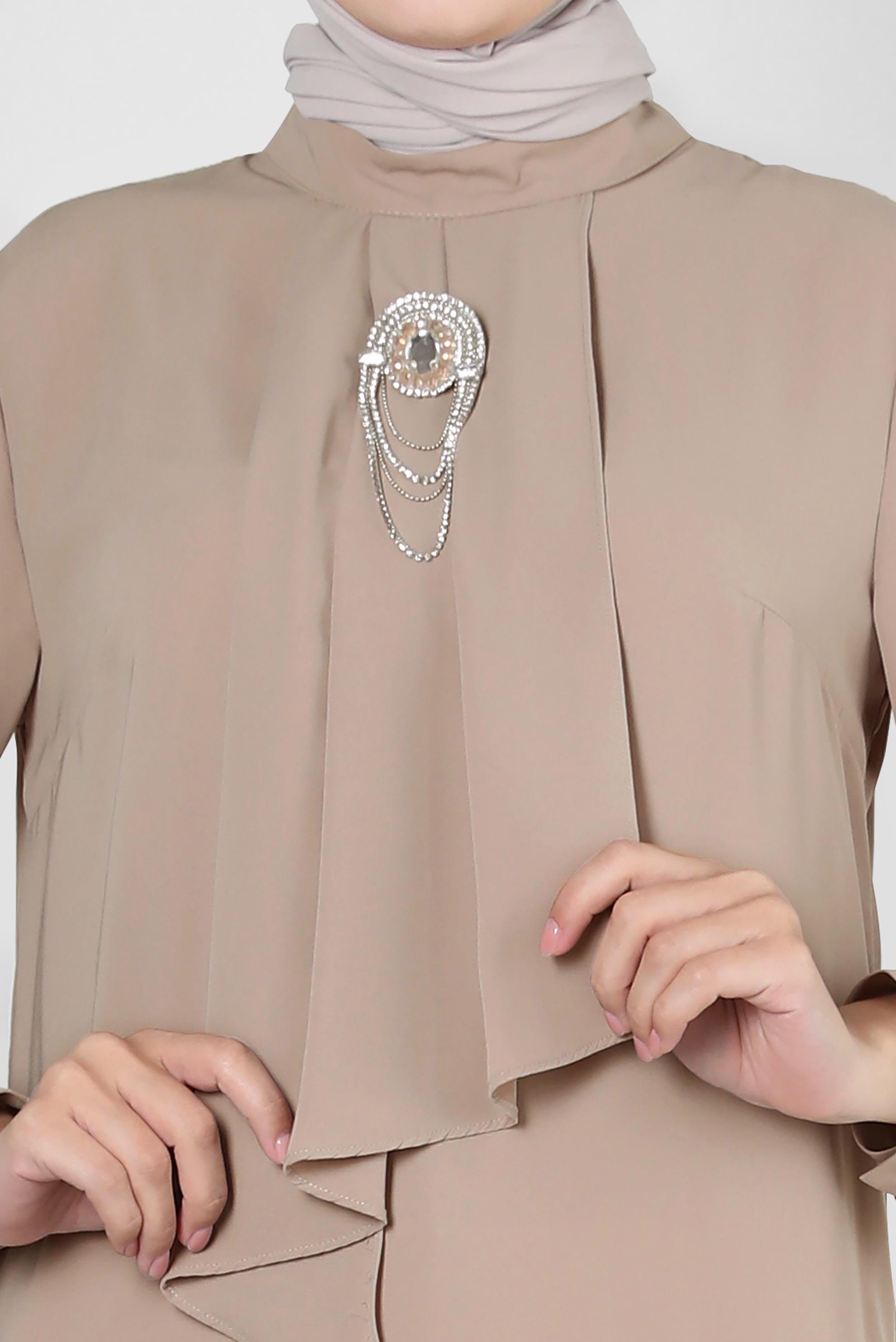 Tesettür giyim VİZON AKSESUARLI FIRFIR DETAYLI TUNİK 43539