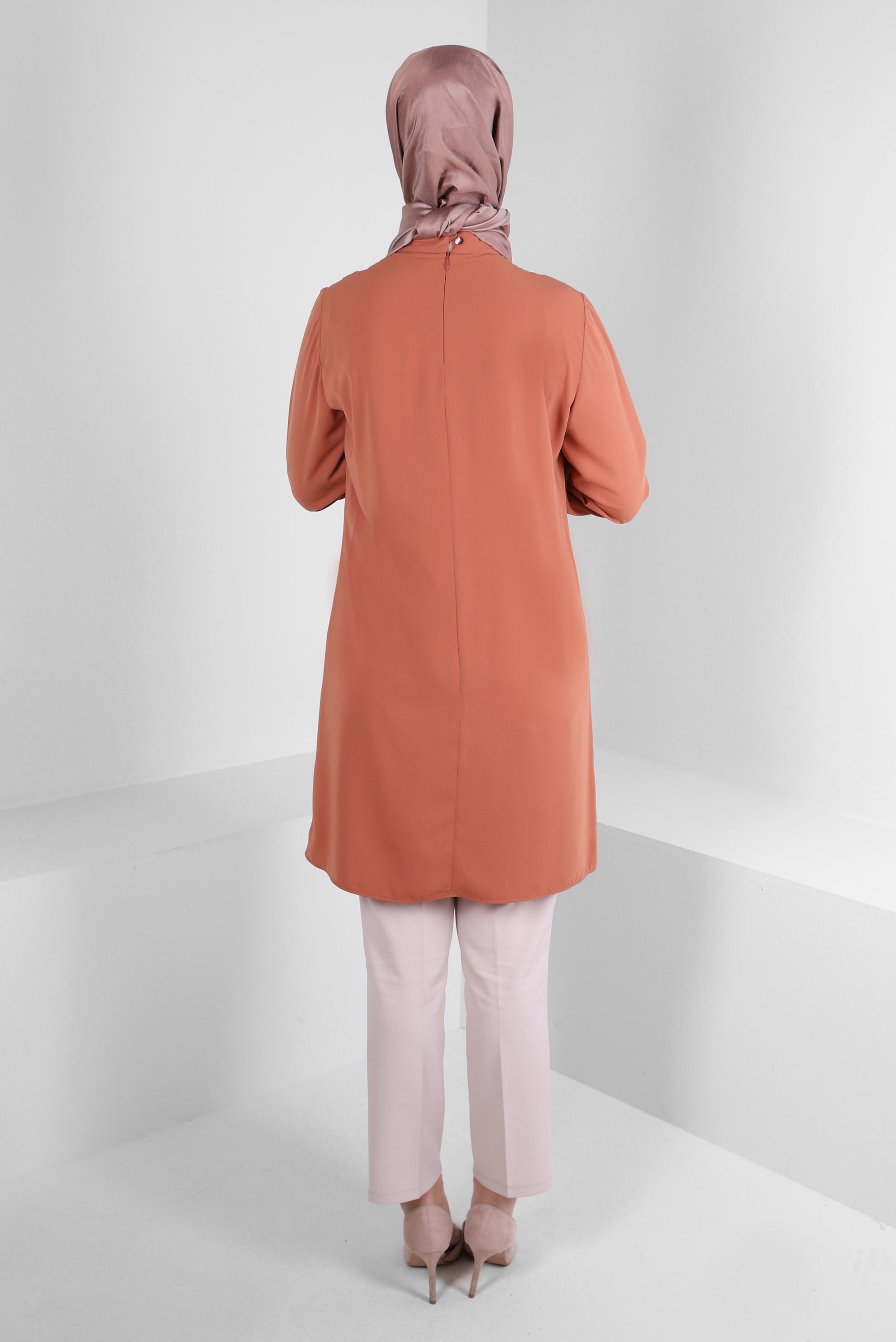 Tesettür giyim KAHVE AKSESUARLI FIRFIR DETAYLI TUNİK 43539