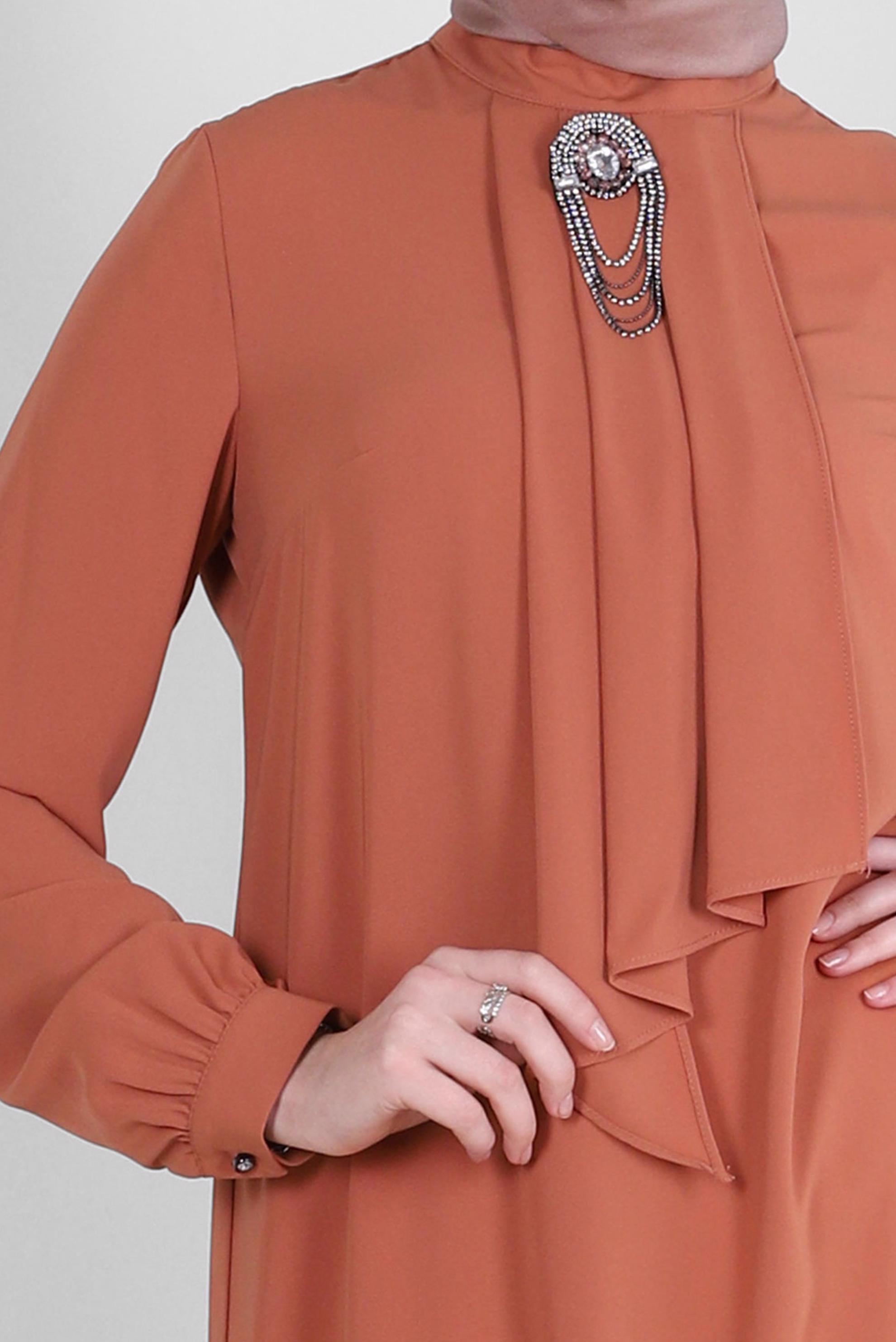 Tesettür giyim KAHVE AKSESUARLI FIRFIR DETAYLI TUNİK 43539