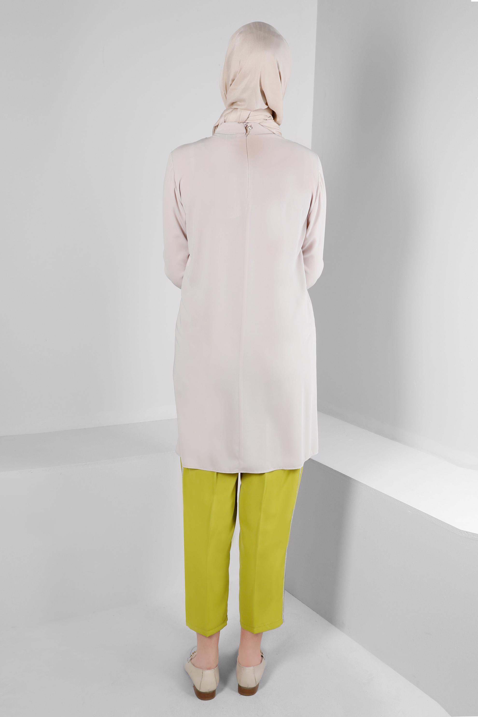 Tesettür giyim EKRU AKSESUARLI FIRFIR DETAYLI TUNİK 43539