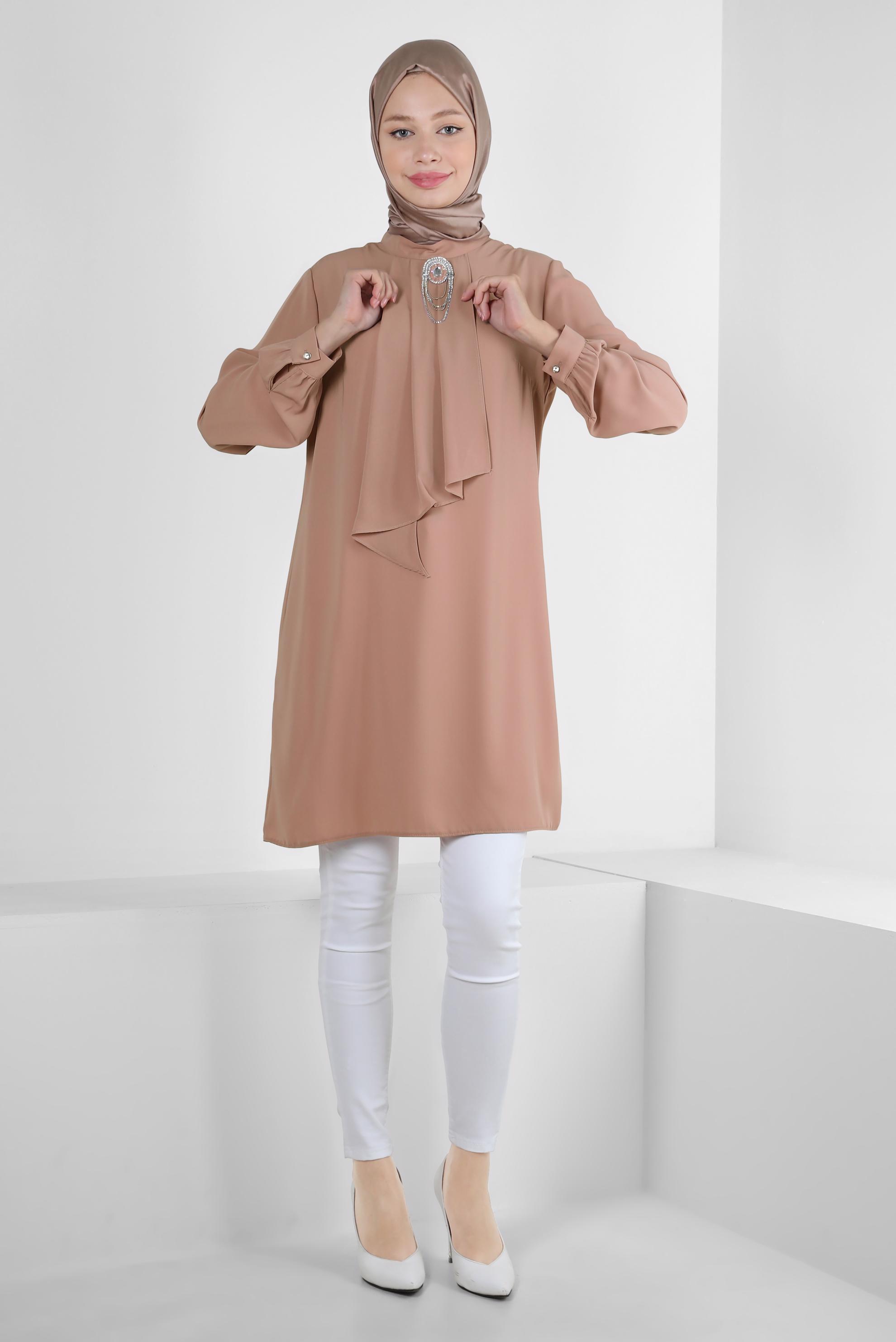 Tesettür giyim BEJ AKSESUARLI FIRFIR DETAYLI TUNİK 43539