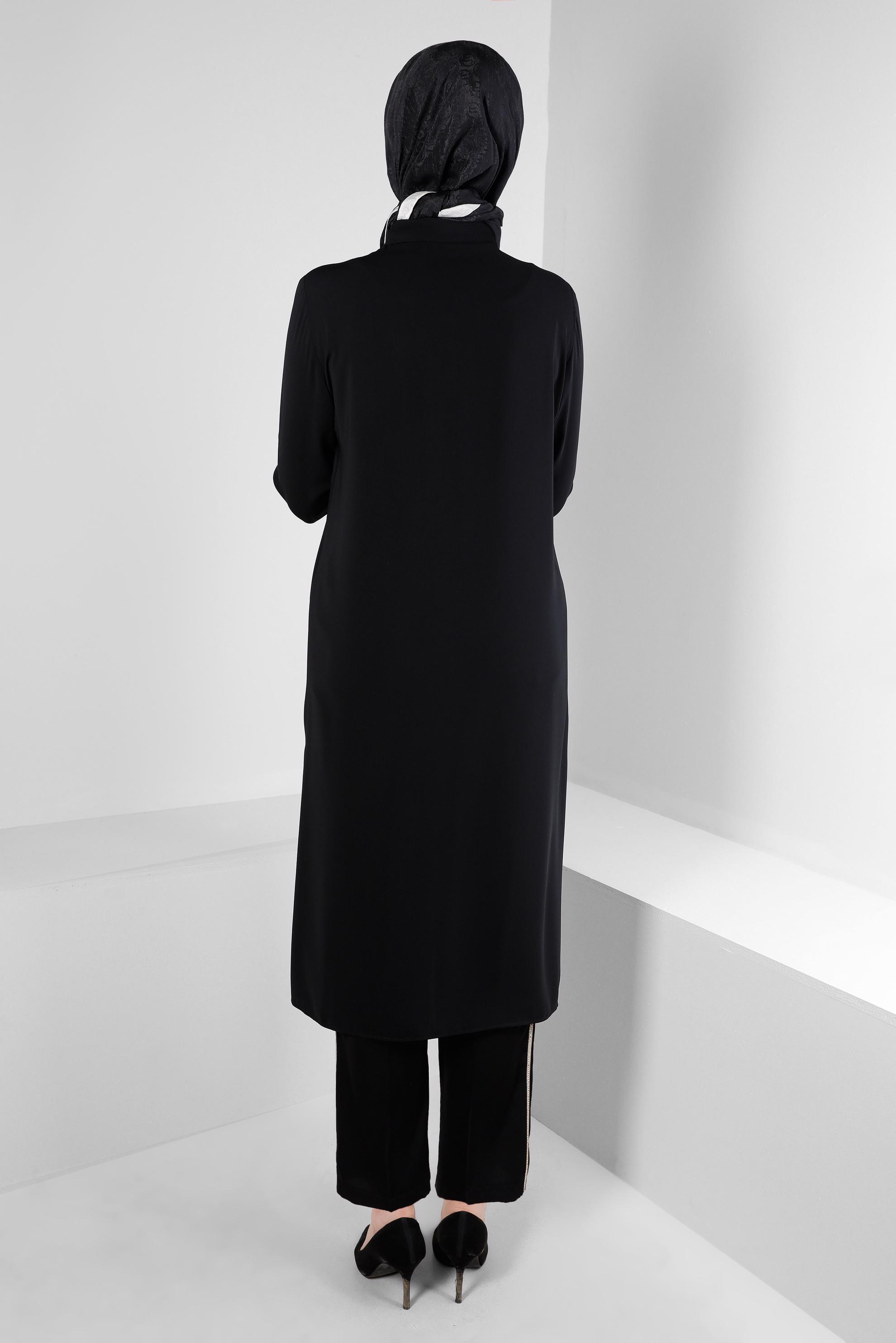 Tesettür giyim SİYAH TAŞ PÜSKÜL DETAYLI YANI YIRTMAÇLI TUNİK 43545