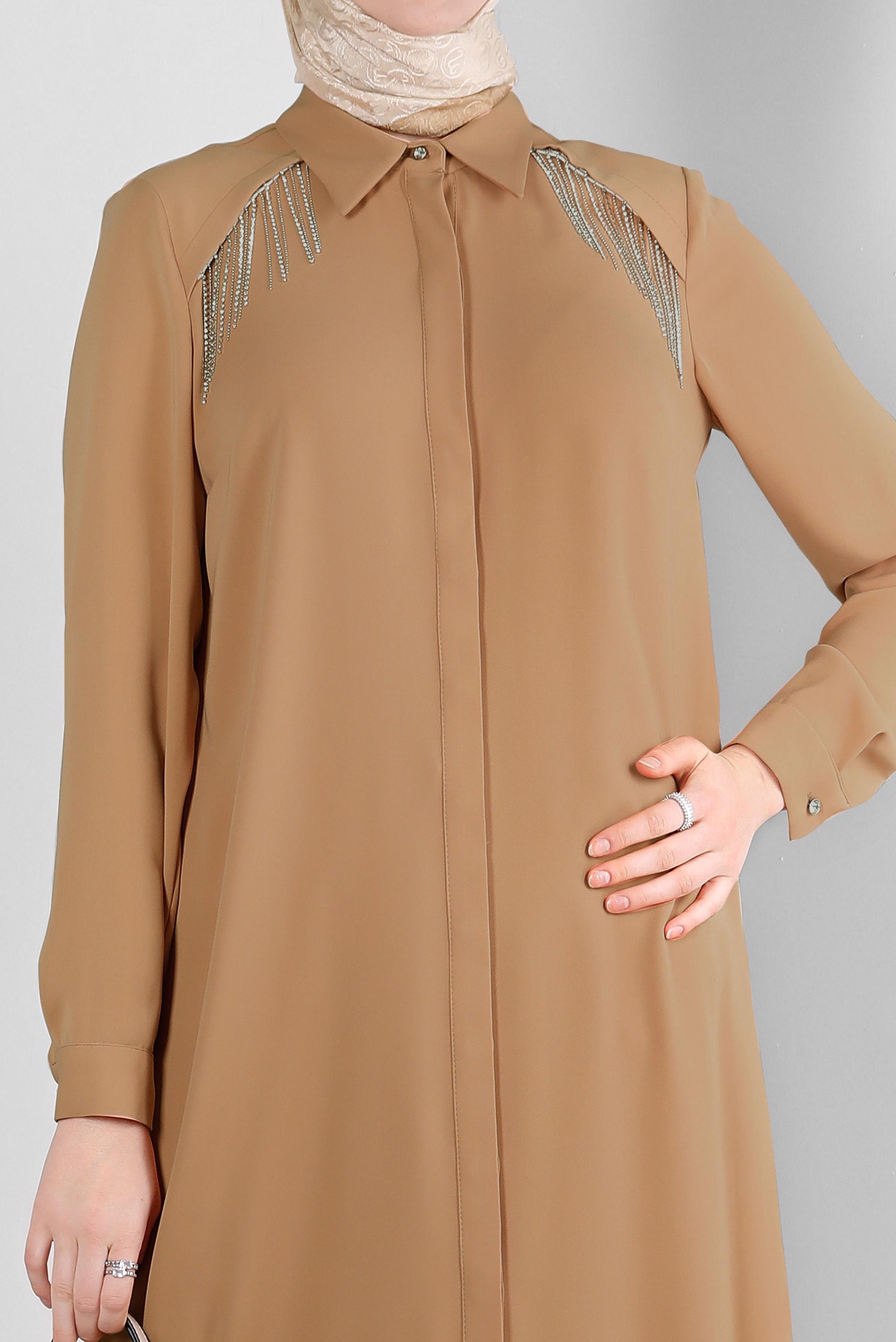 Tesettür giyim PEMBE TAŞ PÜSKÜL DETAYLI YANI YIRTMAÇLI TUNİK 43545