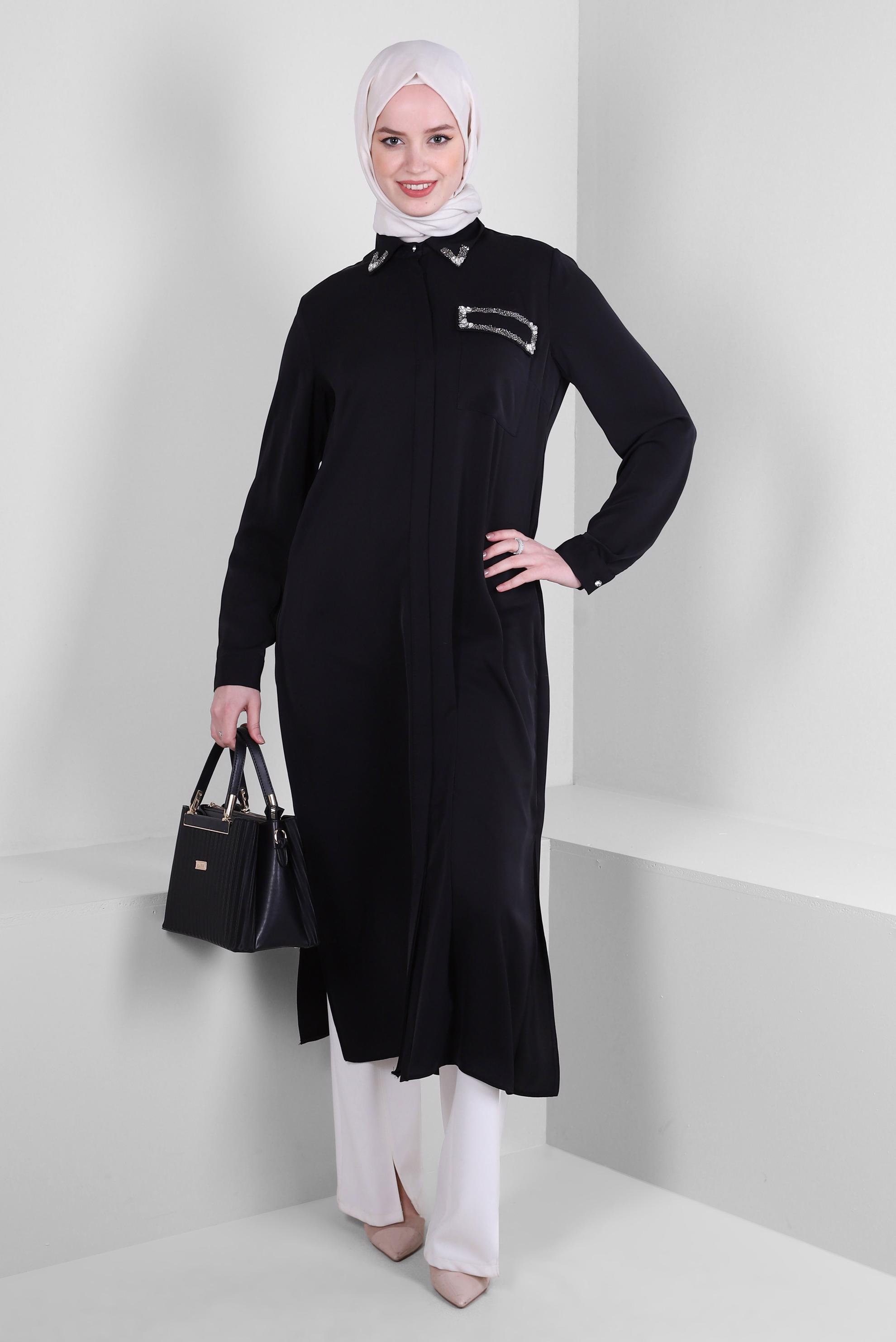 Tesettür giyim SİYAH TAŞ BASKILI GİZLİ DÜĞMELİ UZUN TUNİK 43548